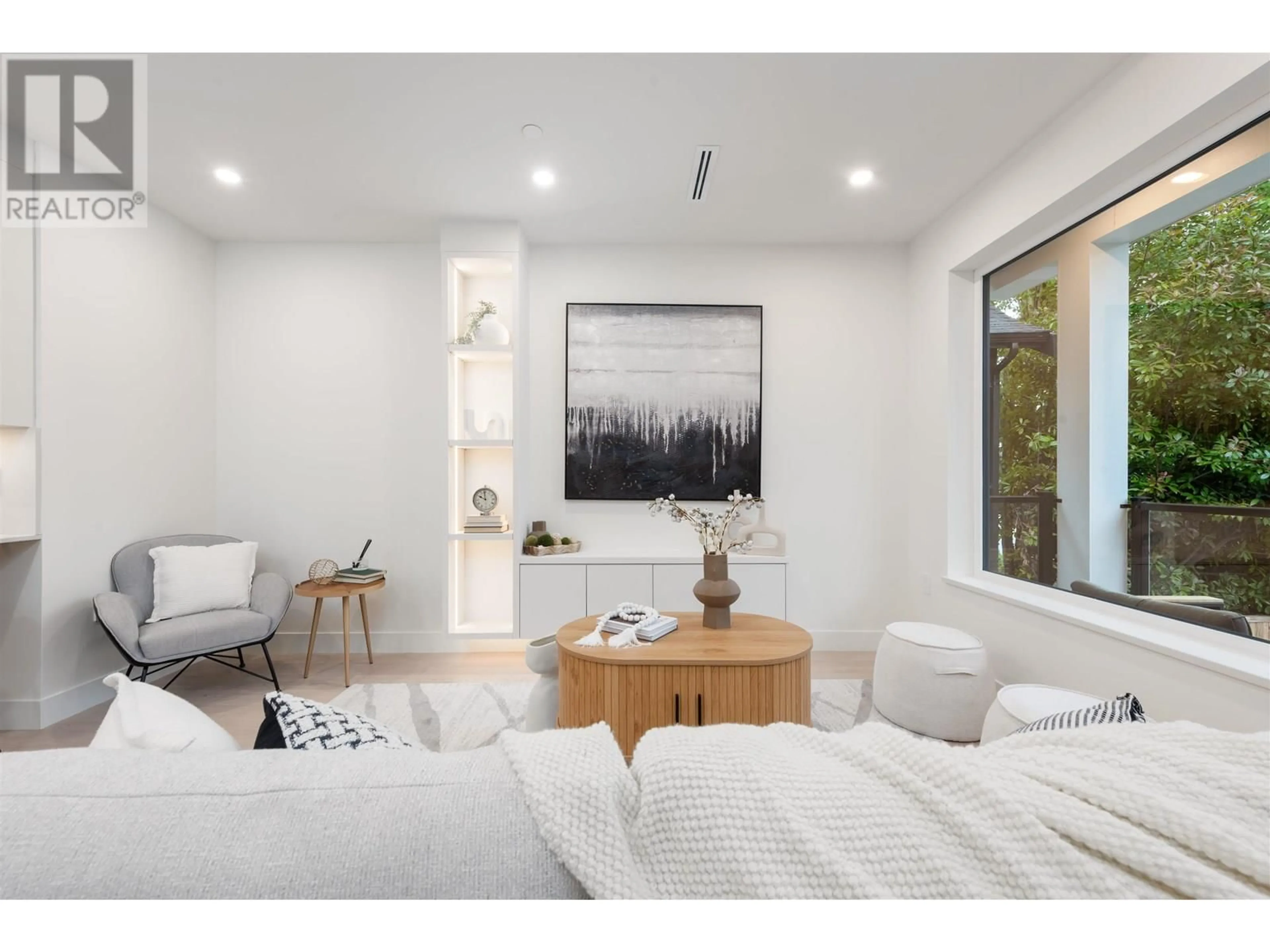 Living room with furniture, unknown for 1 - 65 KING EDWARD AVENUE, Vancouver British Columbia V5V2B8