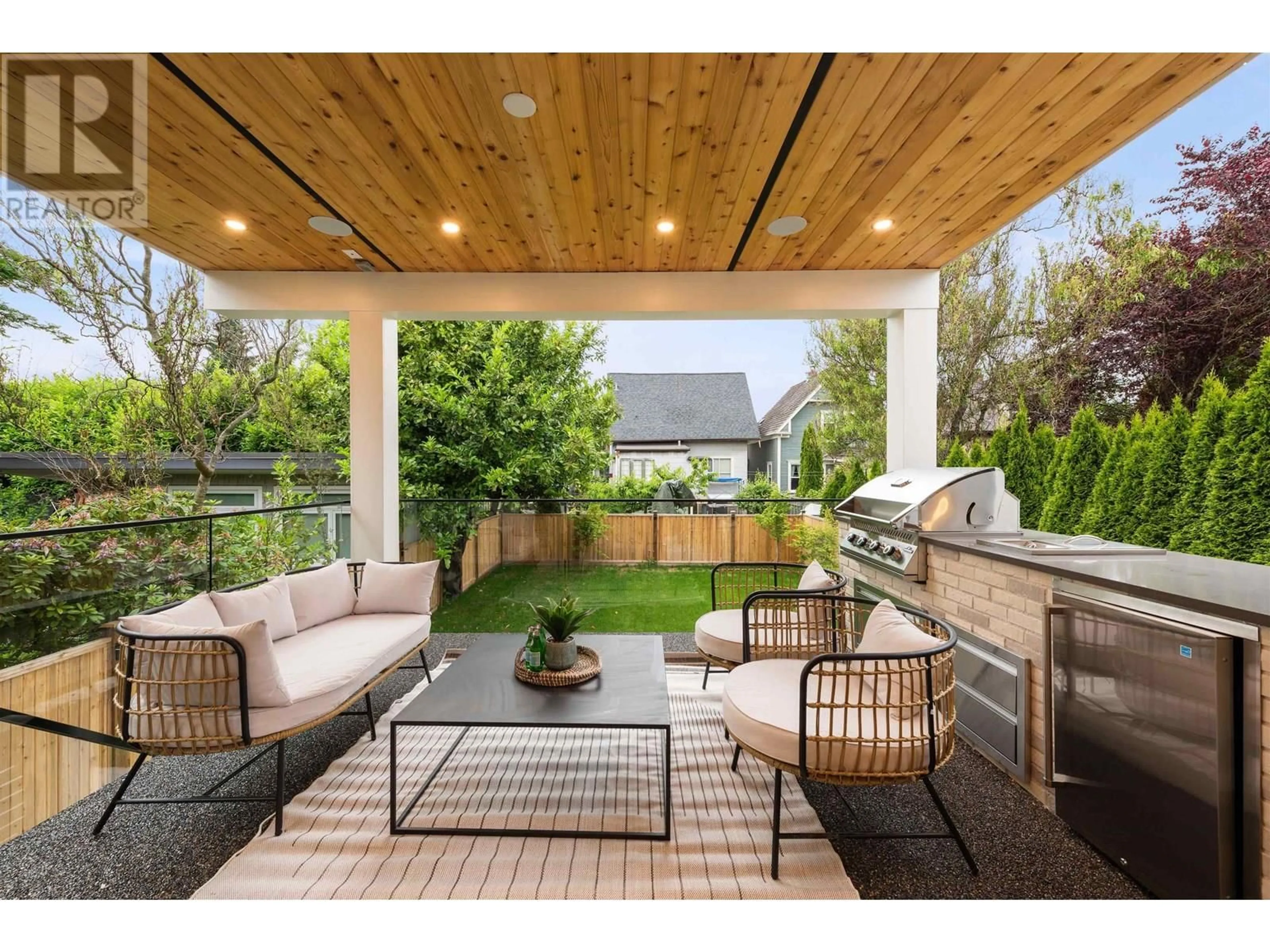 Patio, unknown for 2 - 65 KING EDWARD AVENUE, Vancouver British Columbia V5V2B8