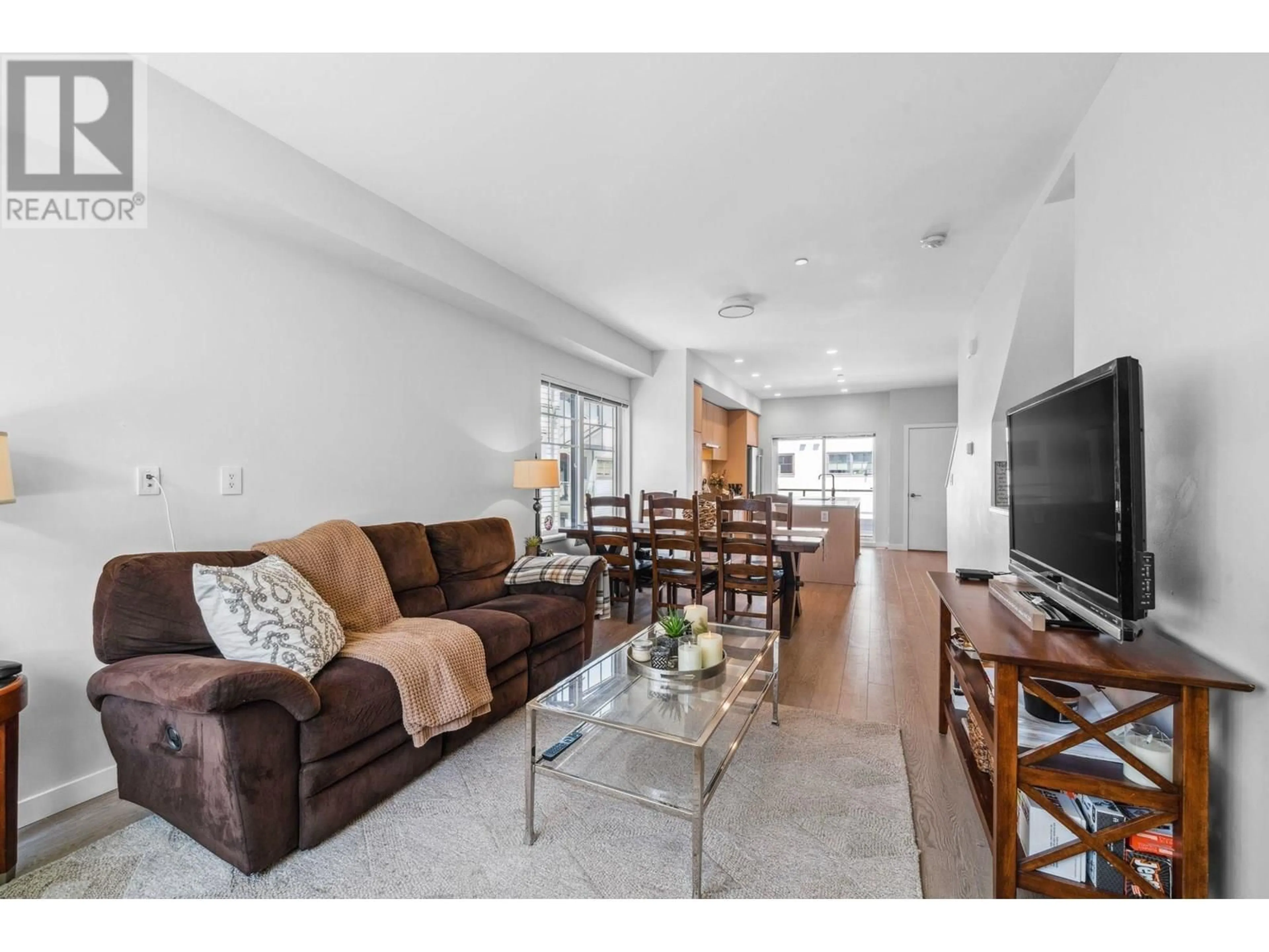 Living room with furniture, unknown for 165 - 19451 SUTTON AVENUE, Pitt Meadows British Columbia V3Y0J6