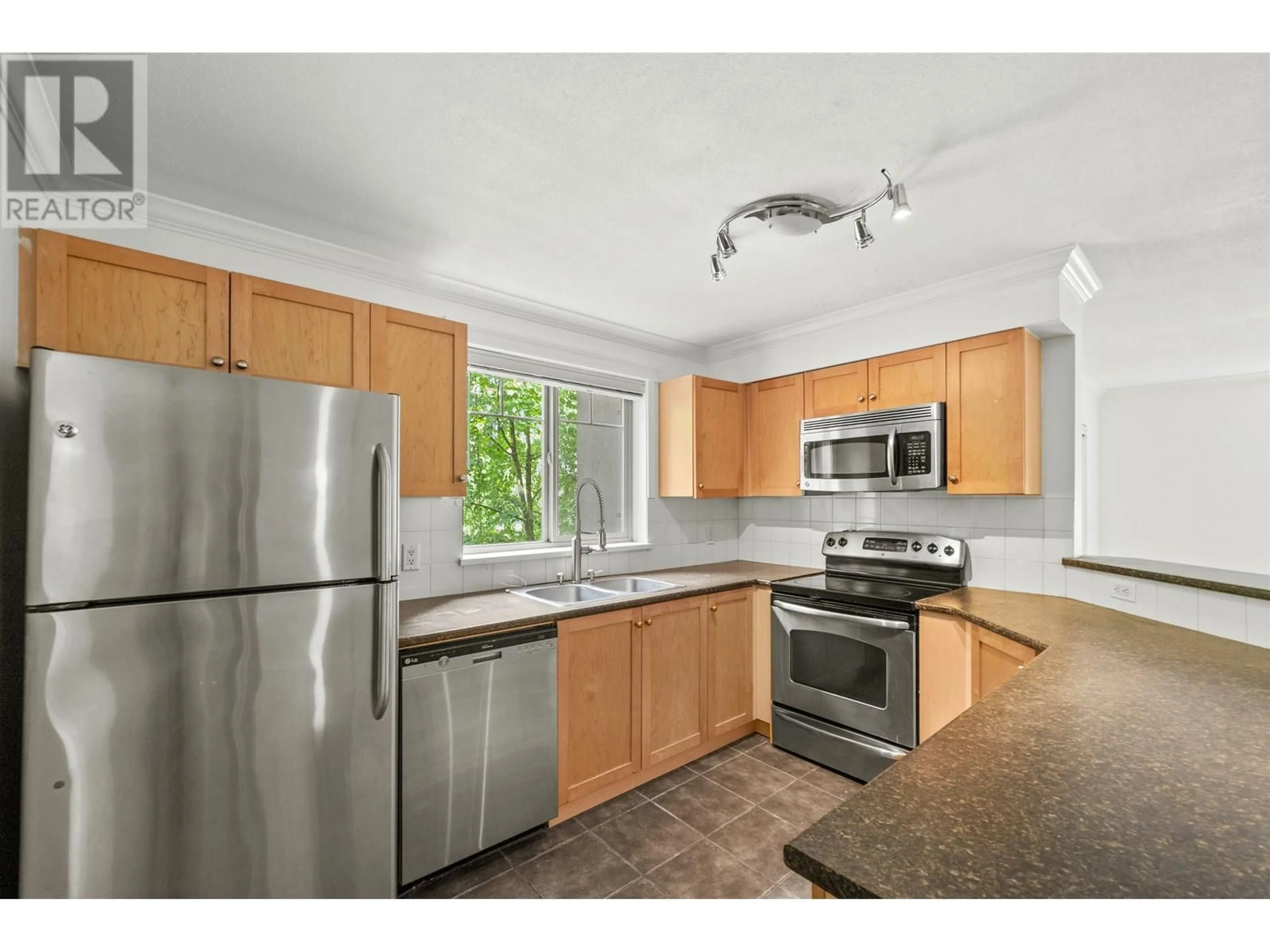 Standard kitchen, unknown for 3204 - 240 SHERBROOKE STREET, New Westminster British Columbia V3L0A4