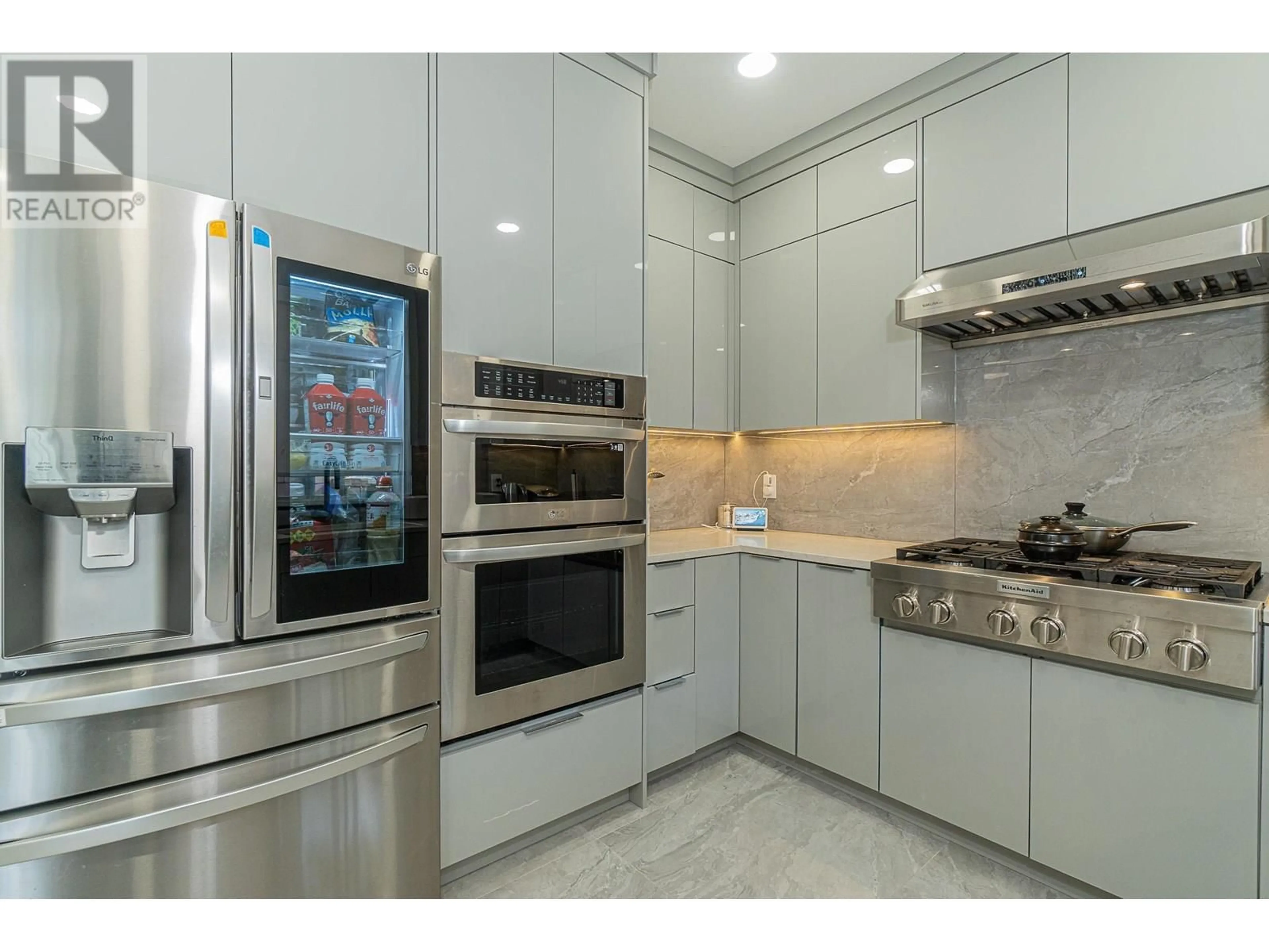 Contemporary kitchen, ceramic/tile floor for 7 - 7060 BLUNDELL ROAD, Richmond British Columbia V6Y1J4