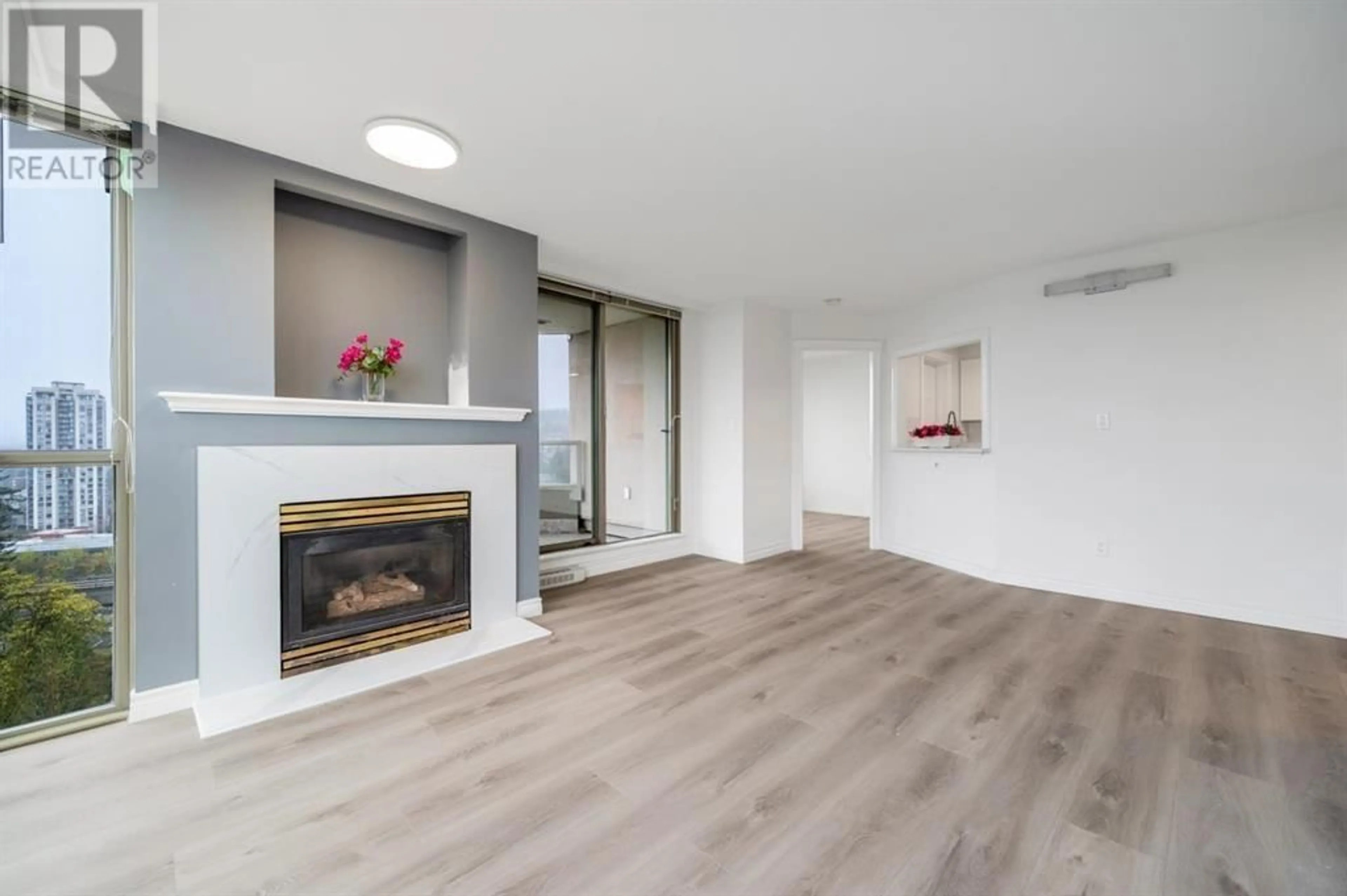 Unknown for 1501 - 3070 GUILDFORD WAY, Coquitlam British Columbia V3B7R8