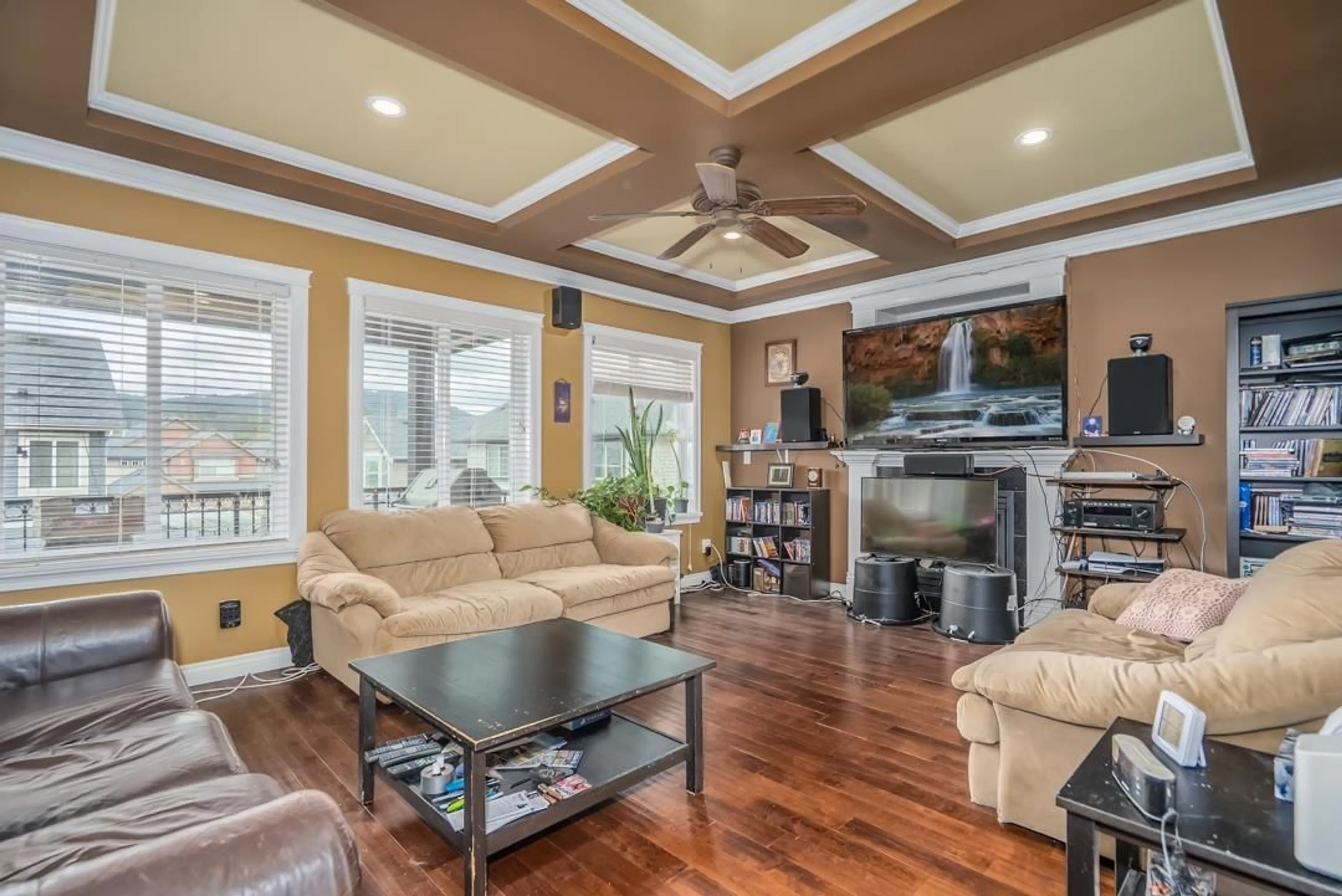 Living room with furniture, wood/laminate floor for 32623 GREENE, Mission British Columbia V4S0A6