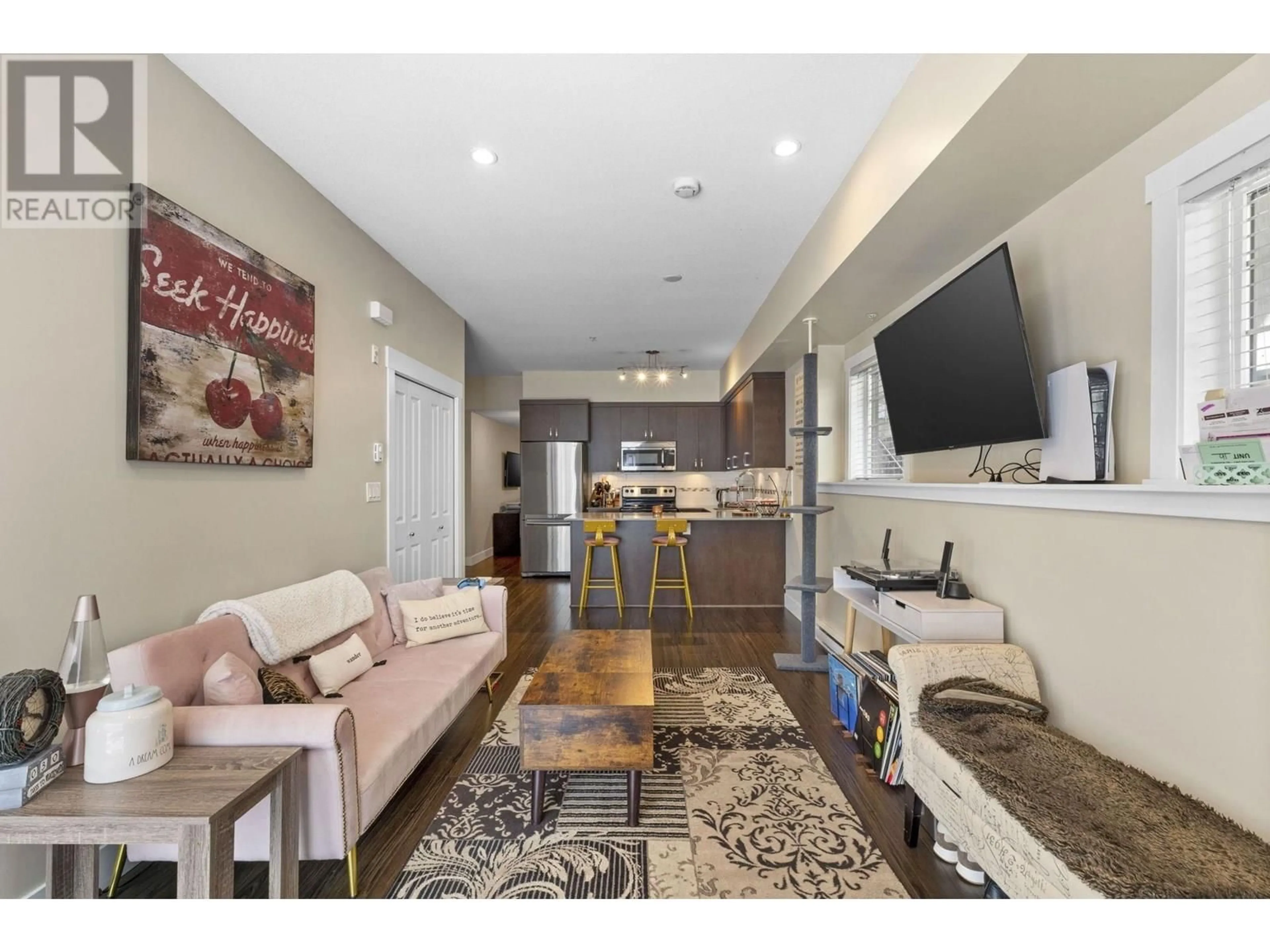 Open concept kitchen, unknown for 16 - 838 ROYAL AVENUE, New Westminster British Columbia V3M1J9