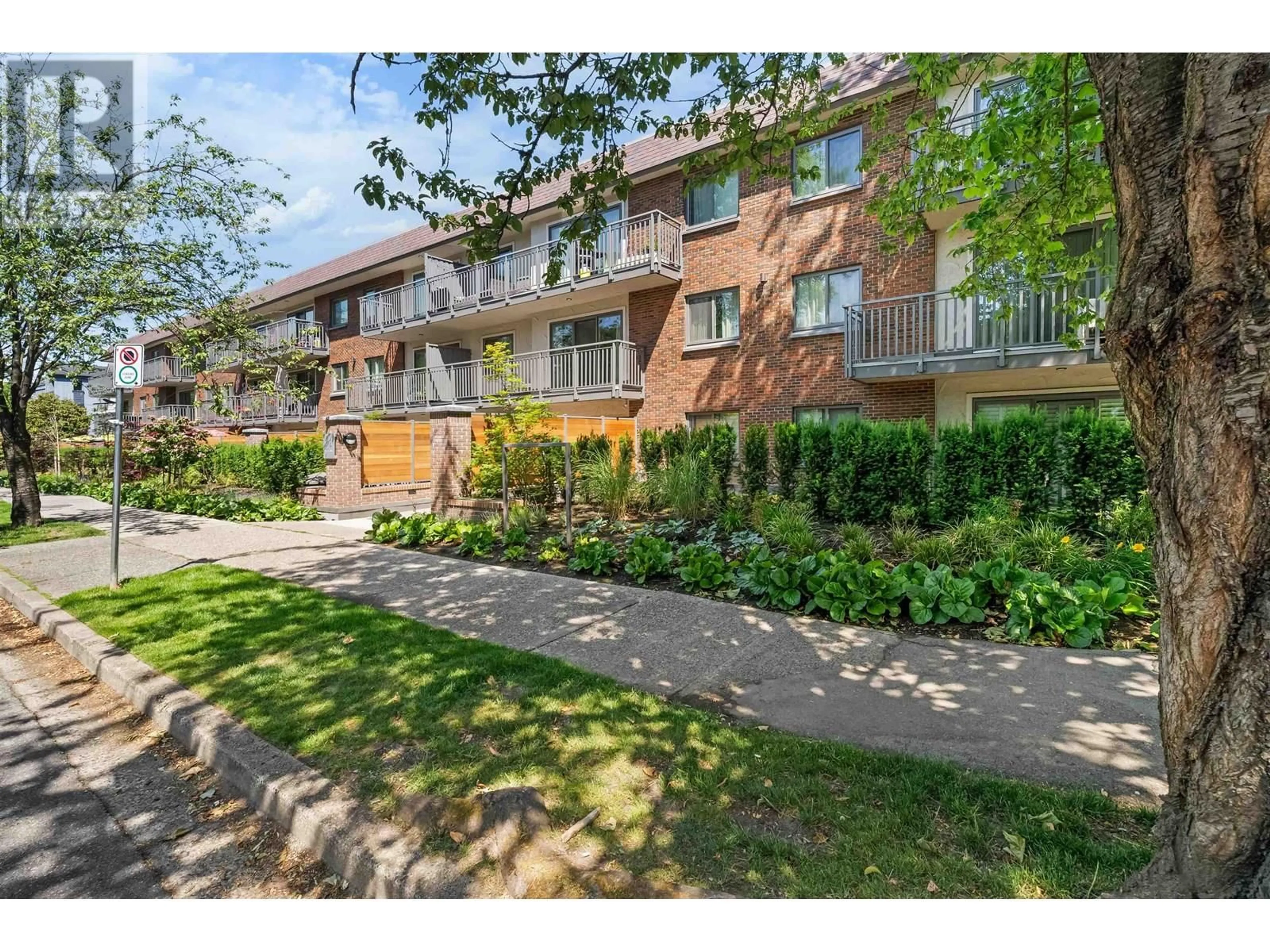 Patio, street for 101 - 2121 6TH AVENUE, Vancouver British Columbia V6K1V5