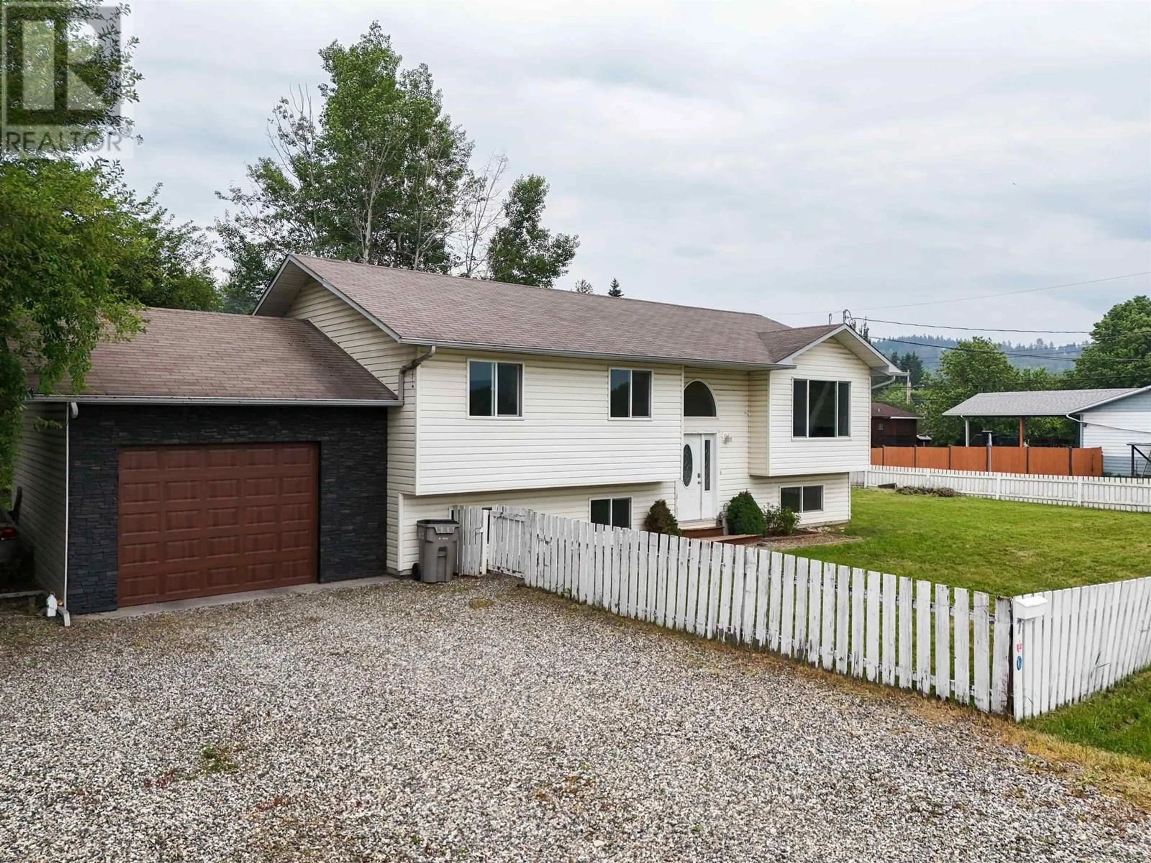 Home with vinyl exterior material, unknown for 700 NADEAU STREET, Quesnel British Columbia V2J6P6