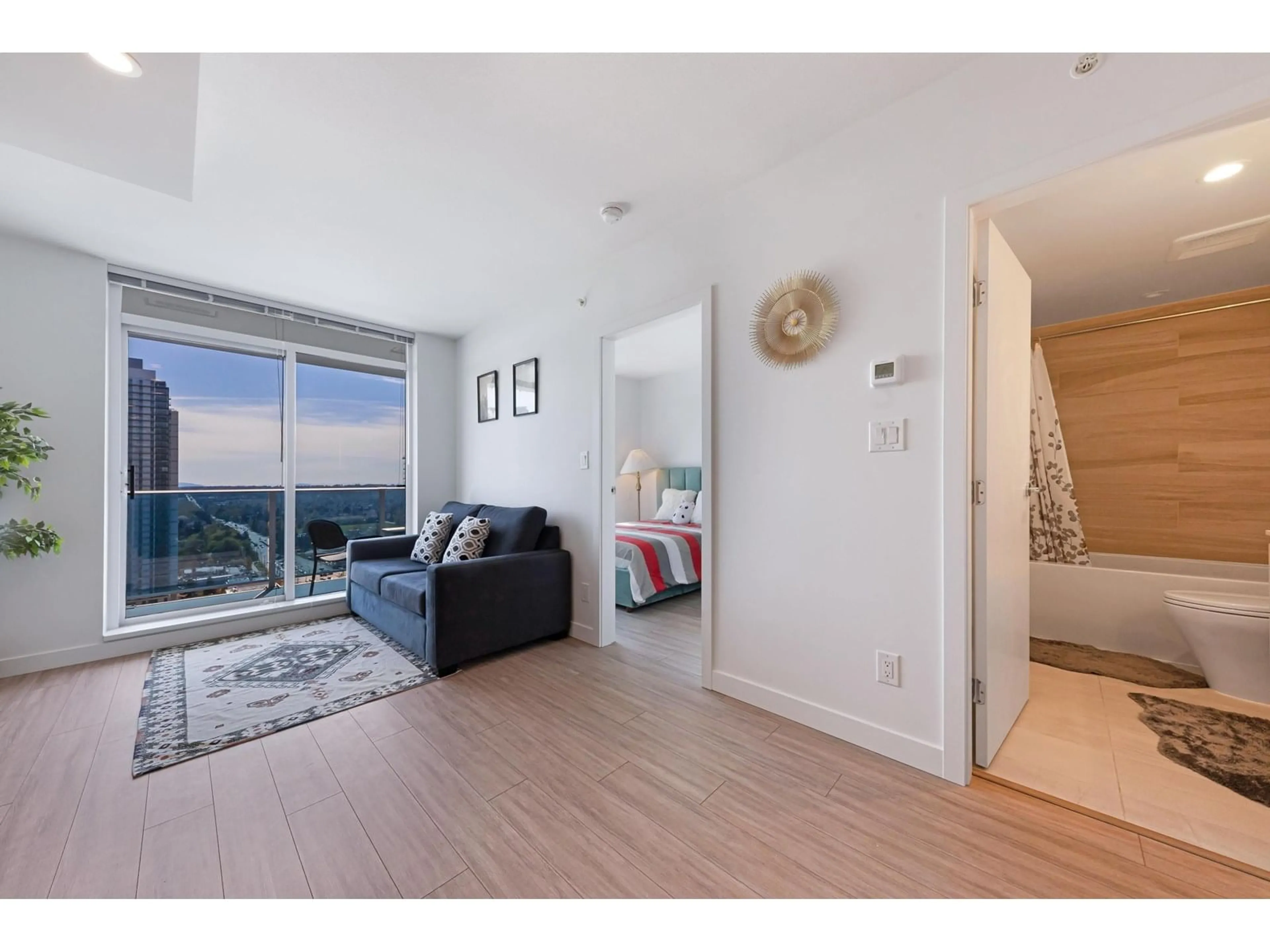 Unknown for 2112 - 13615 FRASER, Surrey British Columbia V3T0P7