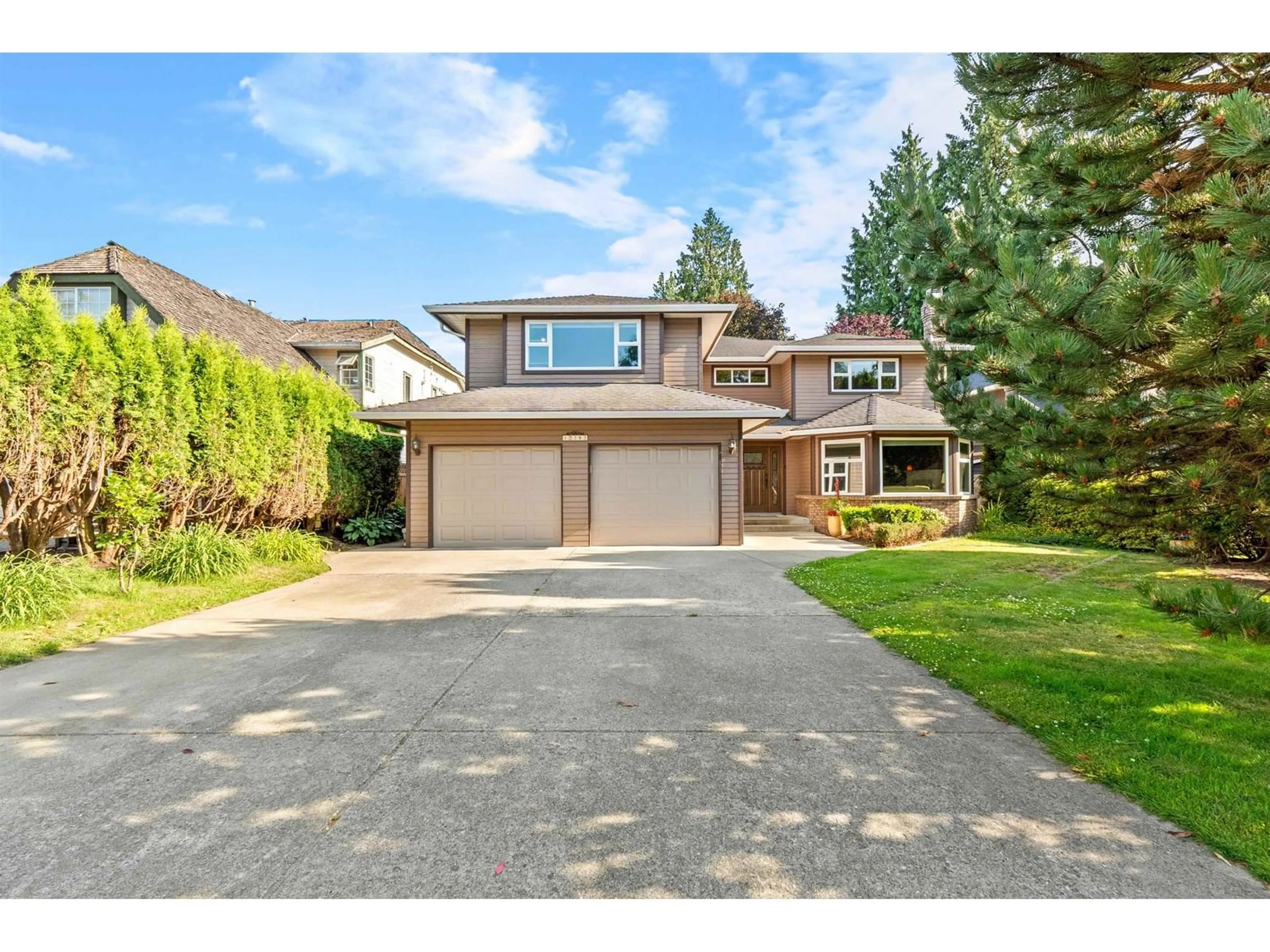 Home with vinyl exterior material, street for 12282 BOUNDARY NORTH, Surrey British Columbia V3X1Z6