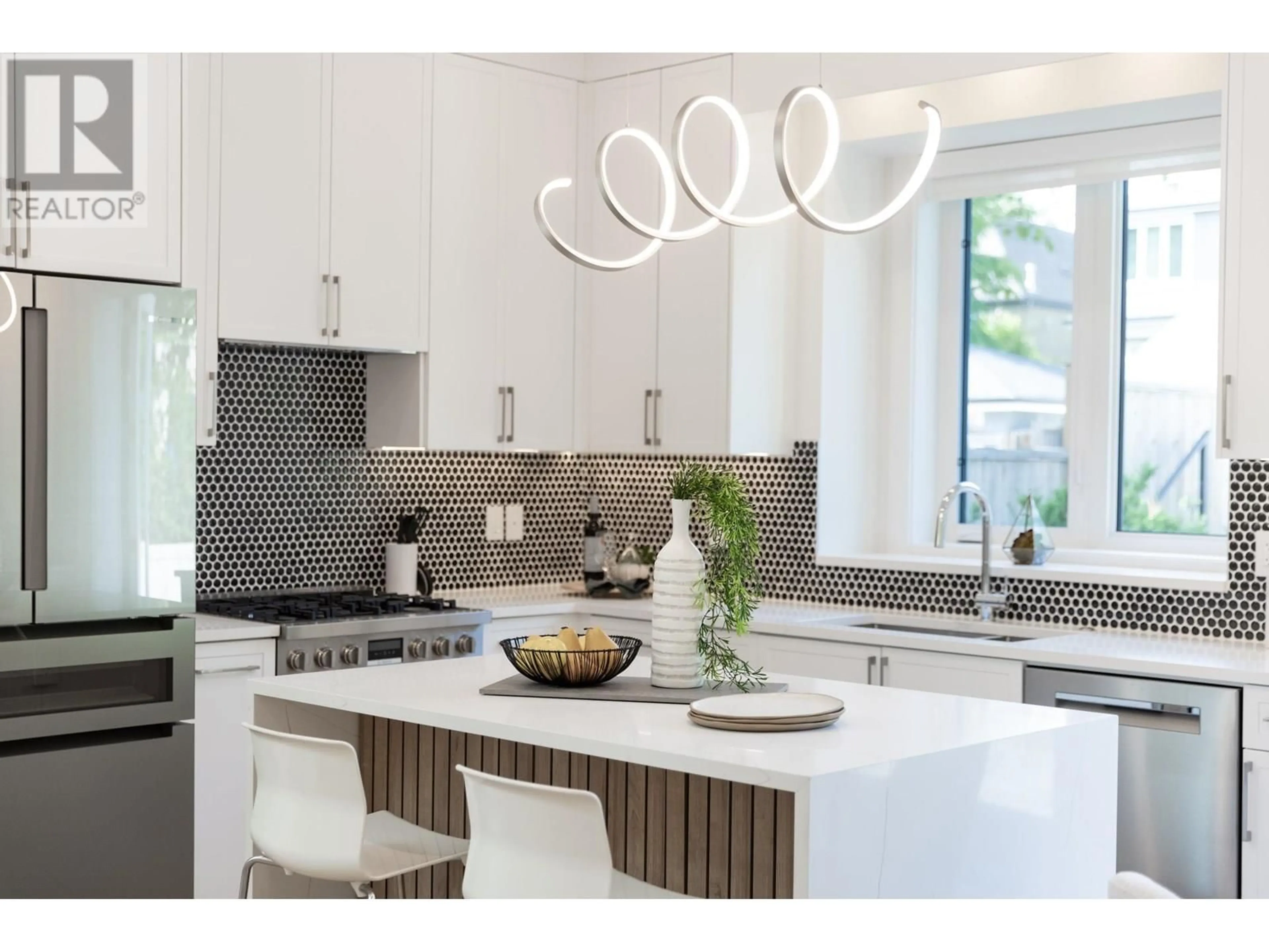 Contemporary kitchen, unknown for 3075 COURTENAY STREET, Vancouver British Columbia V6R3X8