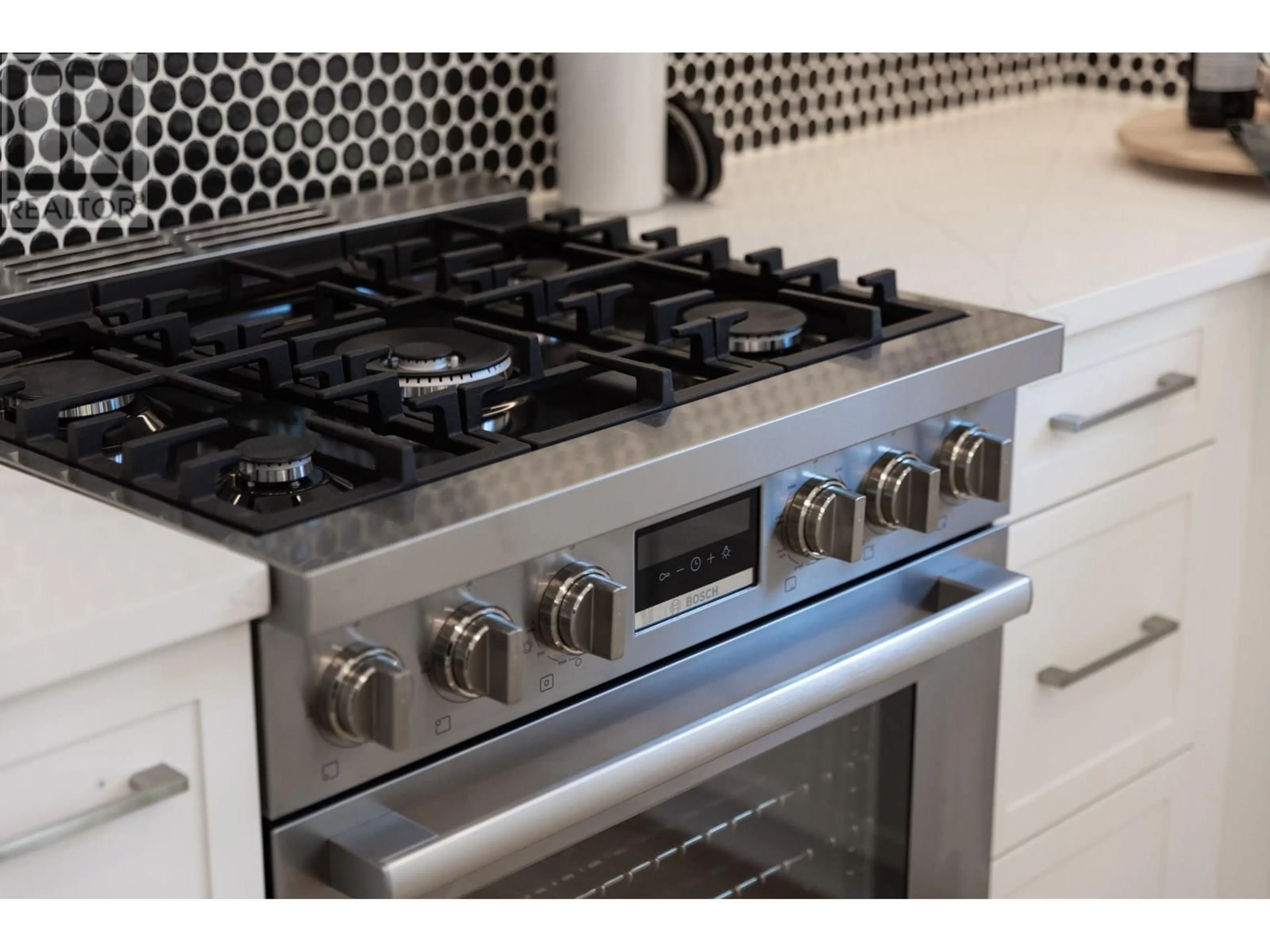 Standard kitchen, ceramic/tile floor for 3075 COURTENAY STREET, Vancouver British Columbia V6R3X8