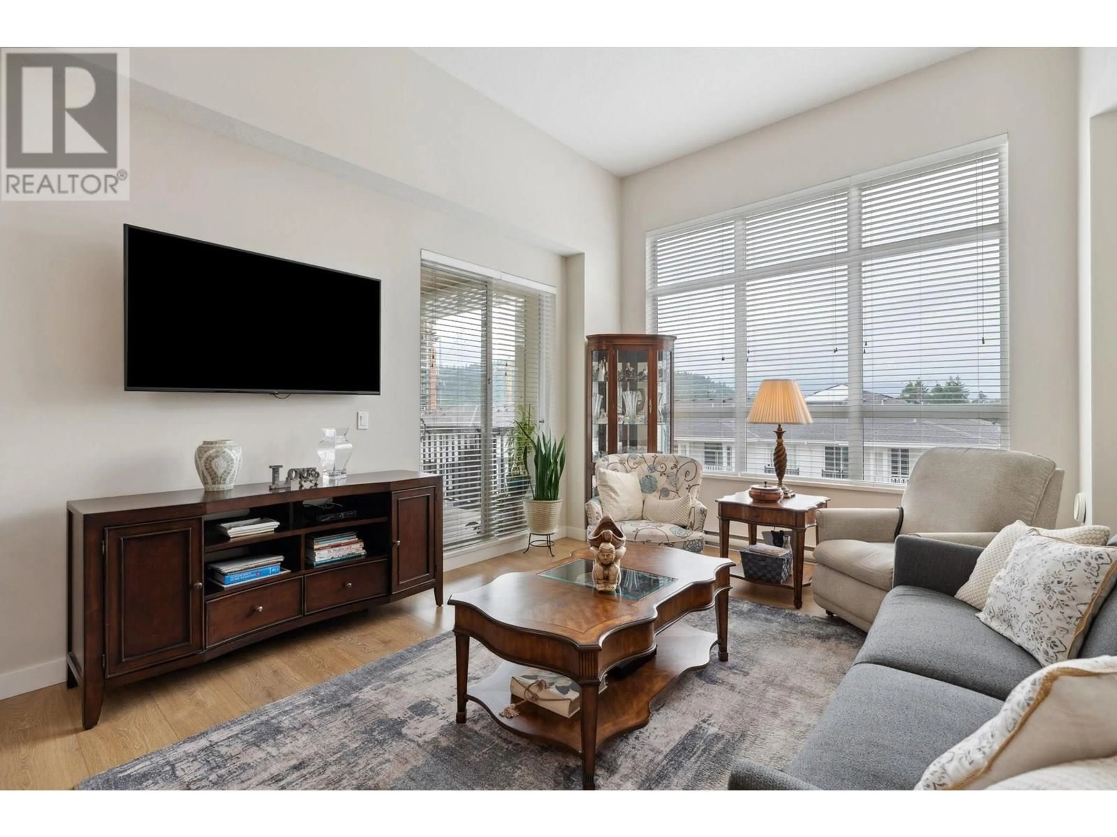 Living room with furniture, unknown for 404 - 611 REGAN AVENUE, Coquitlam British Columbia V3J0E5
