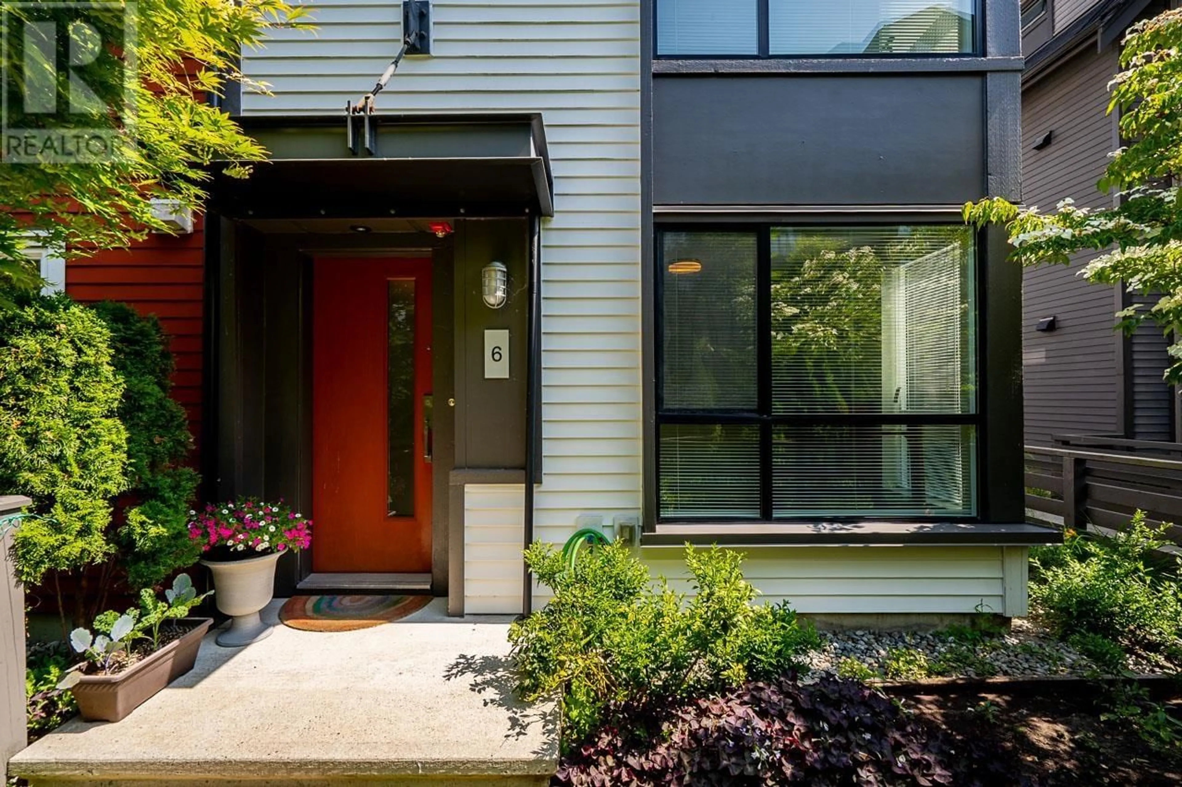Indoor entryway for 6 - 2325 RANGER LANE, Port Coquitlam British Columbia V3B0K7