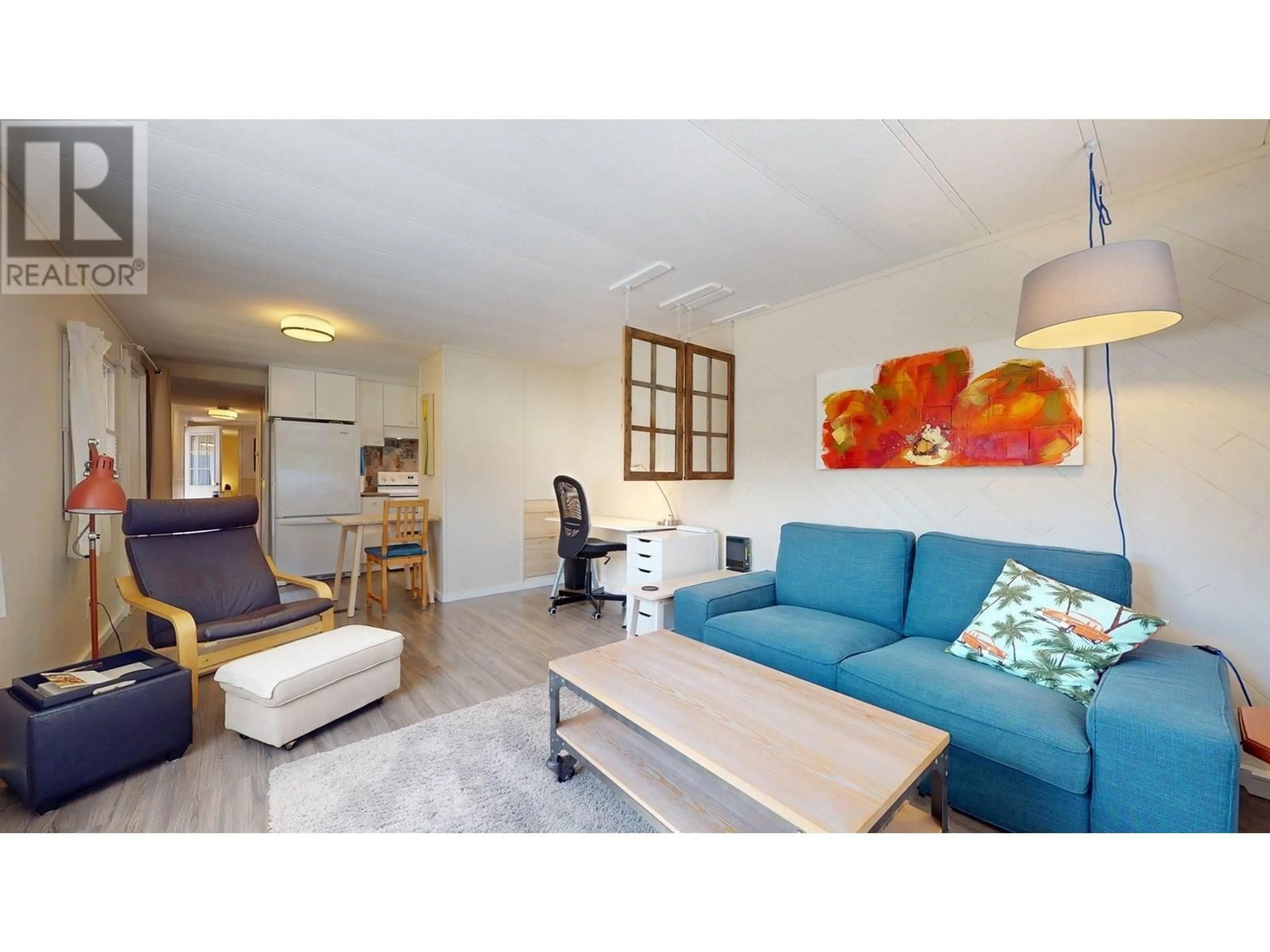 Living room with furniture, unknown for 34 - 40022 GOVERNMENT ROAD, Squamish British Columbia V8B0H7