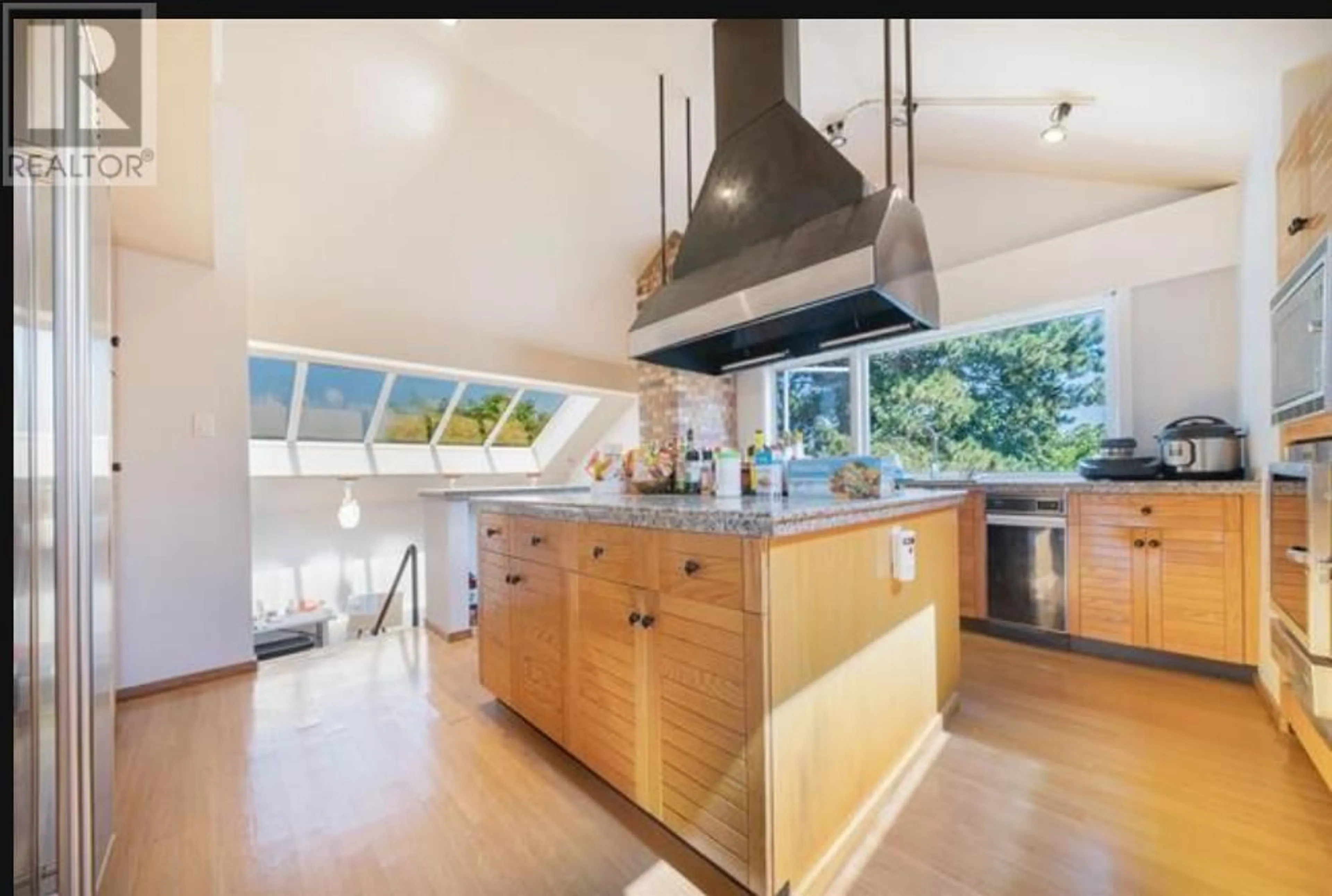 Contemporary kitchen, unknown for 1997 35 AVENUE, Vancouver British Columbia V6M1H8