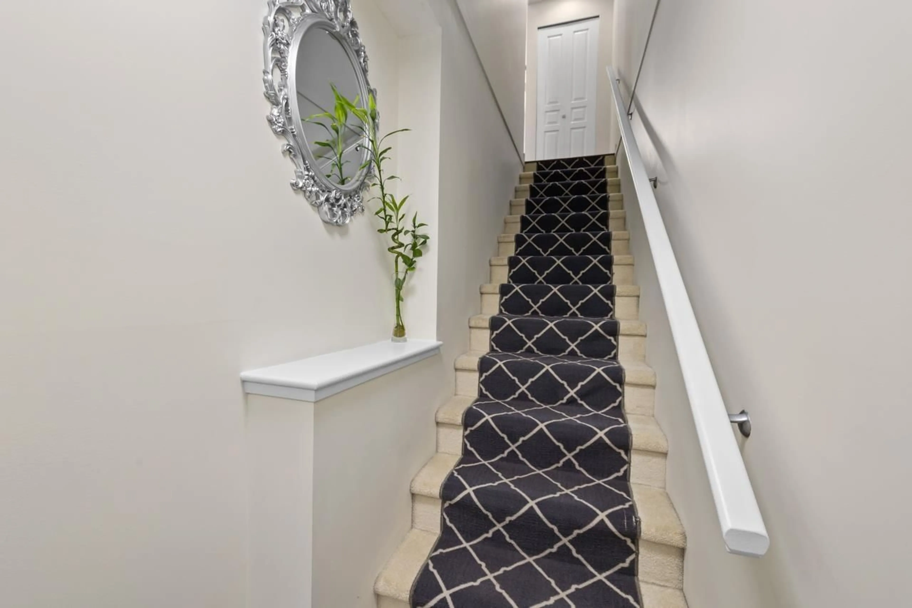 Indoor foyer for 53 - 31098 WESTRIDGE, Abbotsford British Columbia V2T0C2