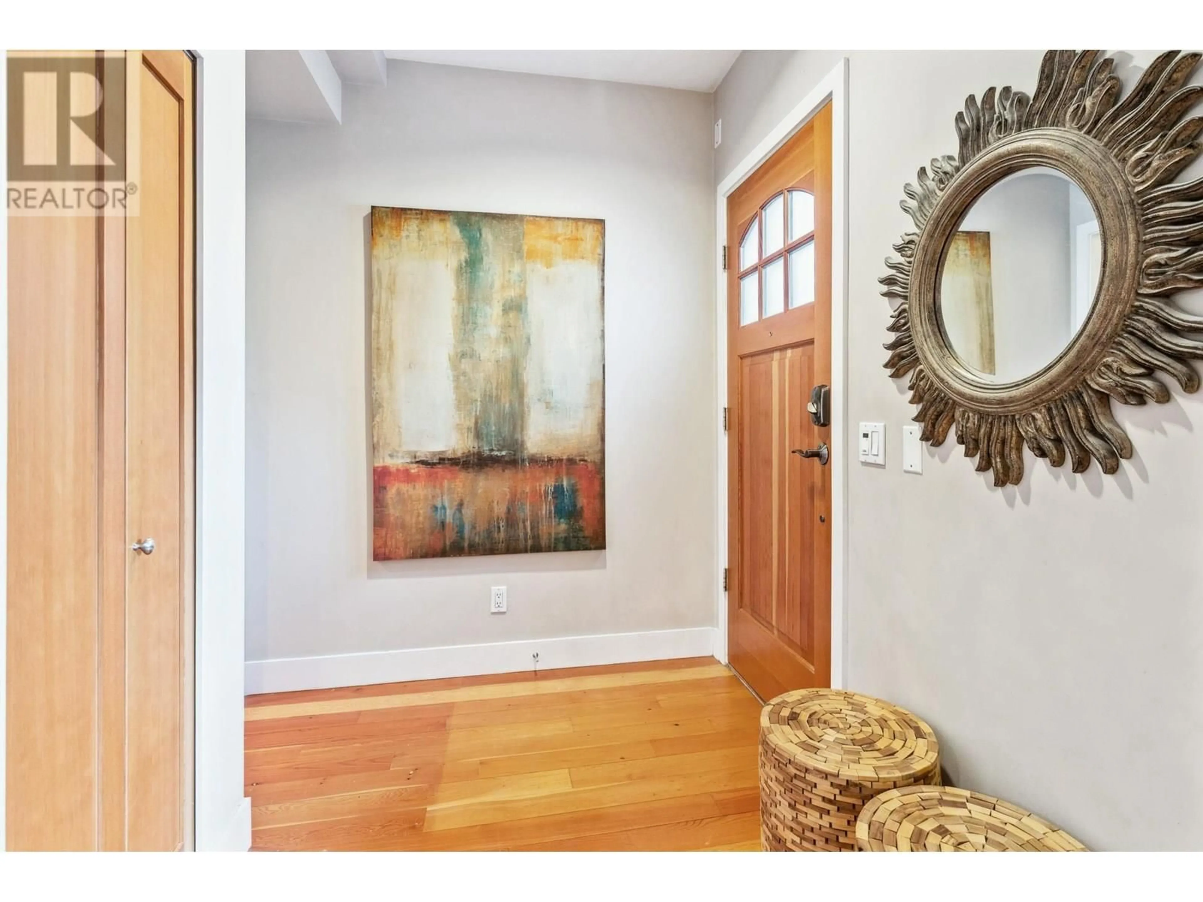 Indoor entryway for 247 FURNESS STREET, New Westminster British Columbia V3M0B4