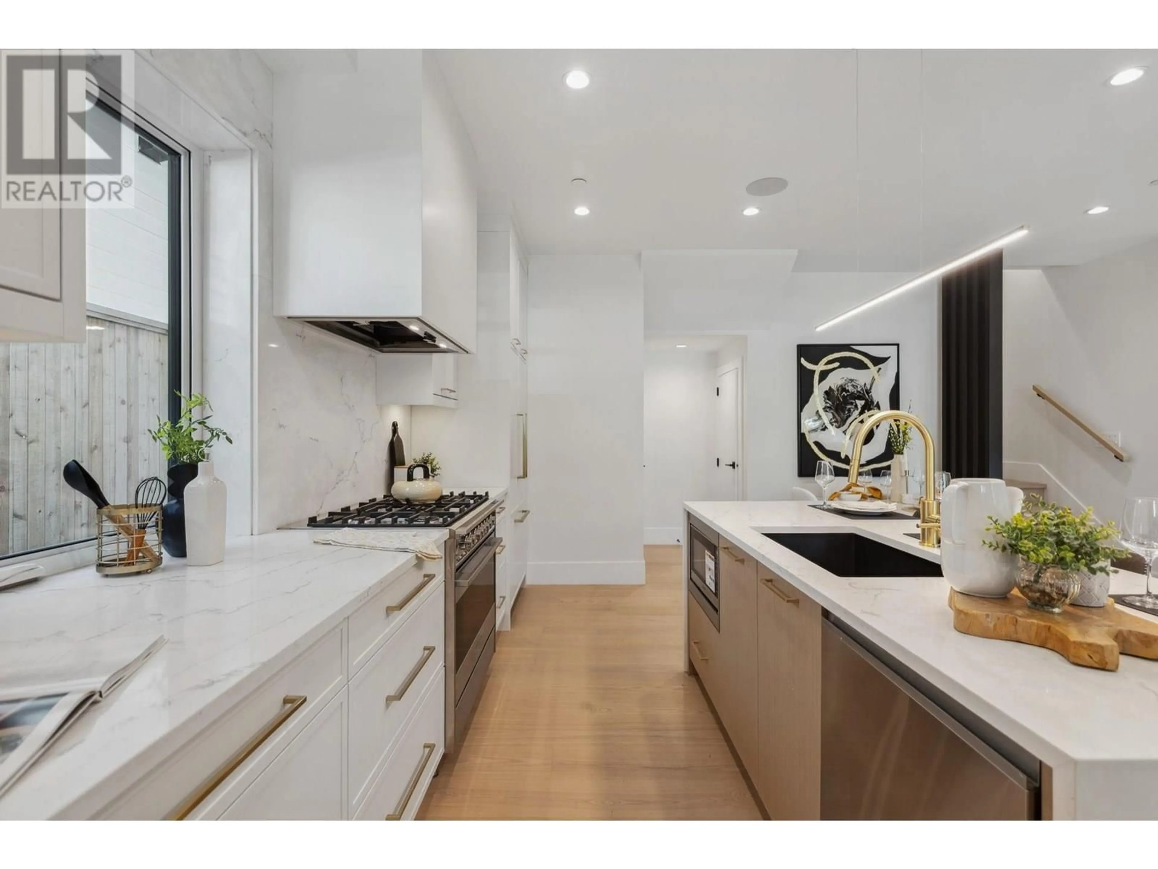 Contemporary kitchen, ceramic/tile floor for #1 - 2244 11TH AVENUE, Vancouver British Columbia V5N1Z6