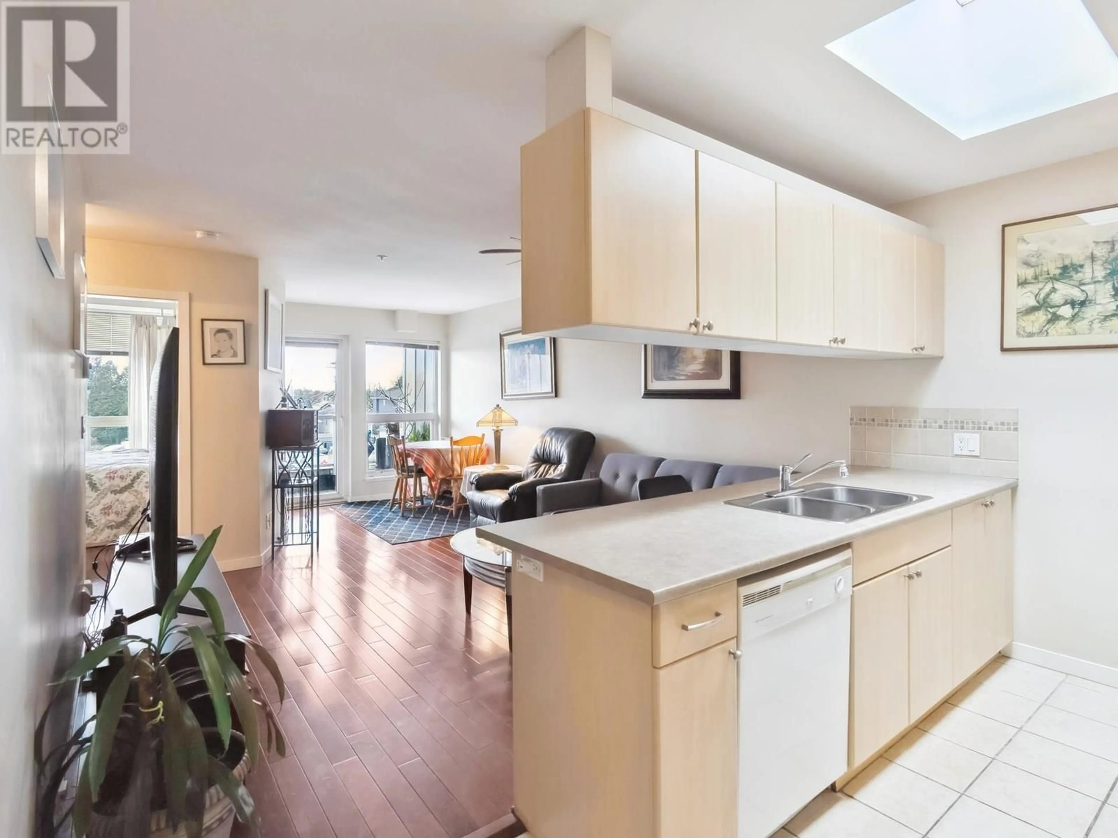 Open concept kitchen, unknown for 416 - 2891 HASTINGS STREET, Vancouver British Columbia V5K5J8