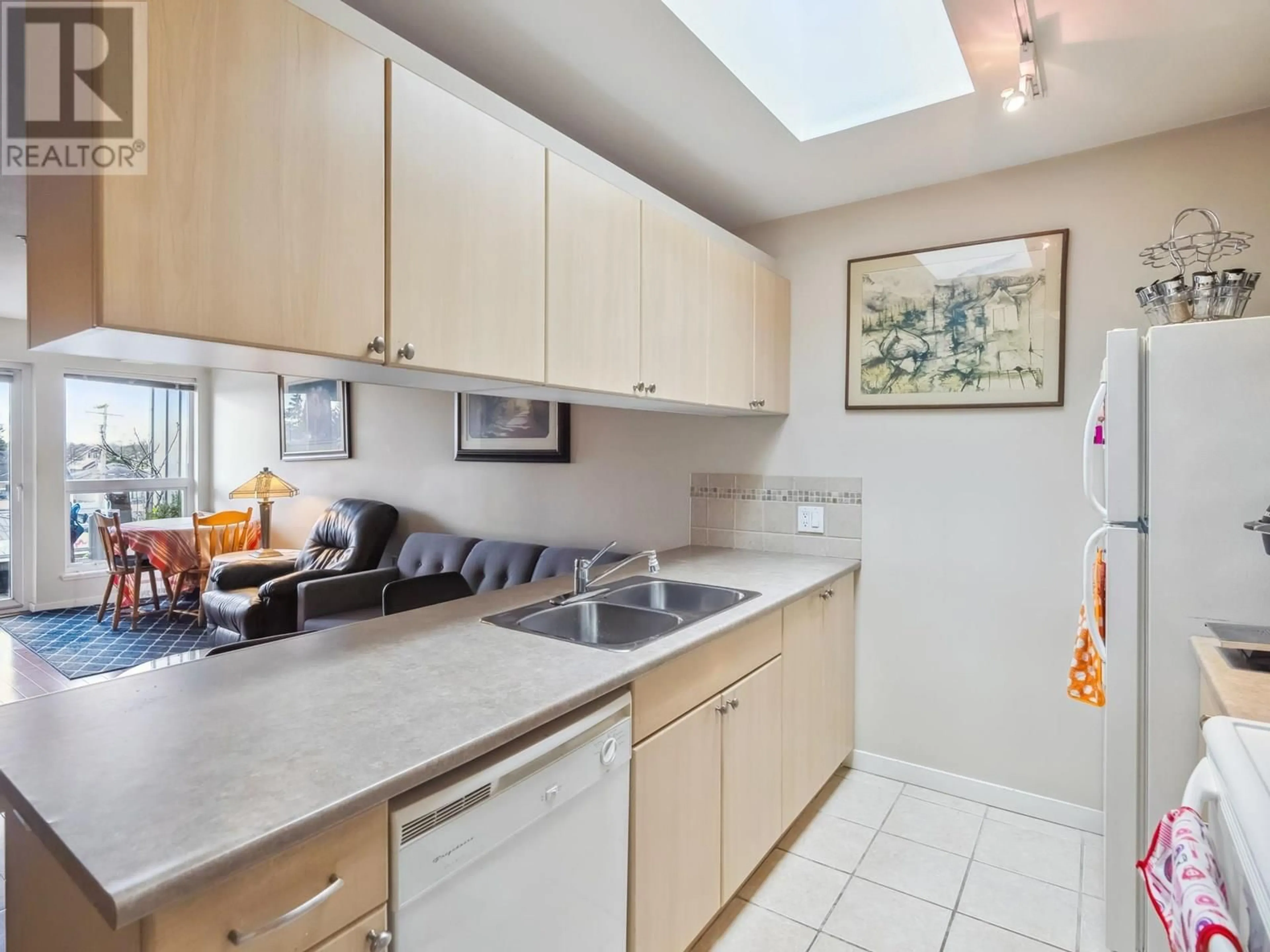 Standard kitchen, ceramic/tile floor for 416 - 2891 HASTINGS STREET, Vancouver British Columbia V5K5J8