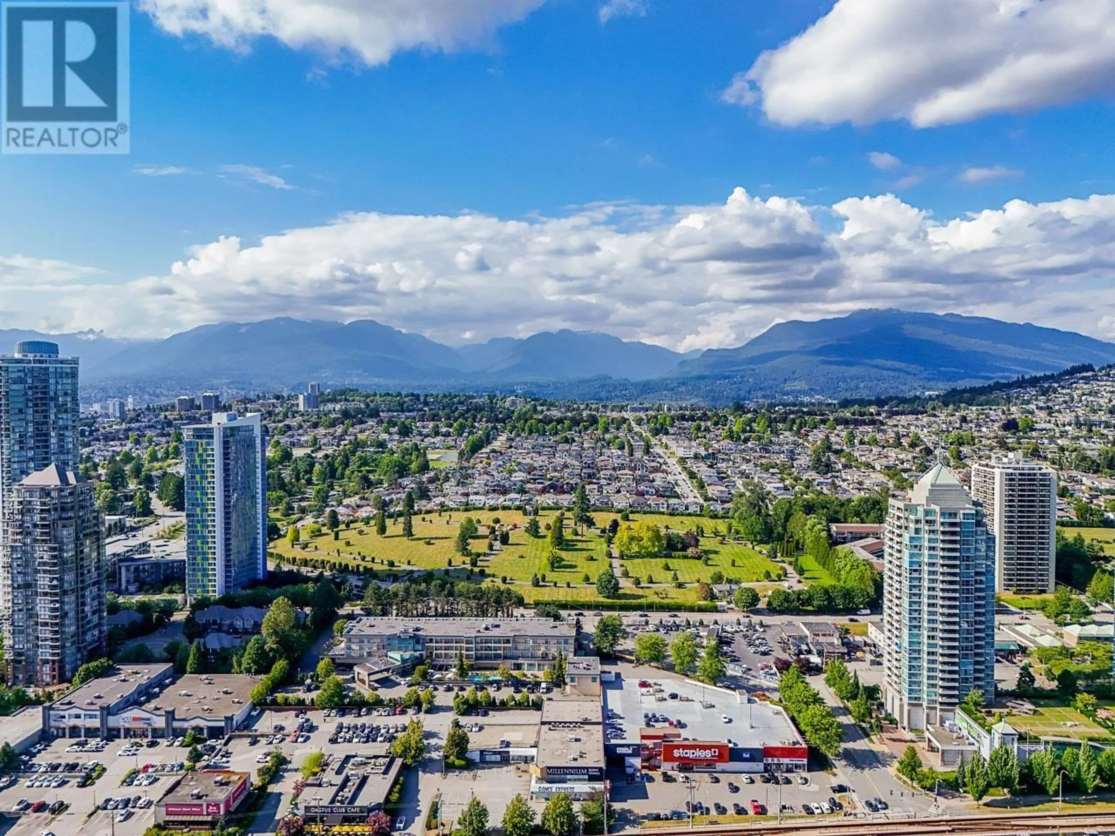 A pic from outside/outdoor area/front of a property/back of a property/a pic from drone, mountain view for 2605 - 2181 MADISON AVENUE, Burnaby British Columbia V5C0N5
