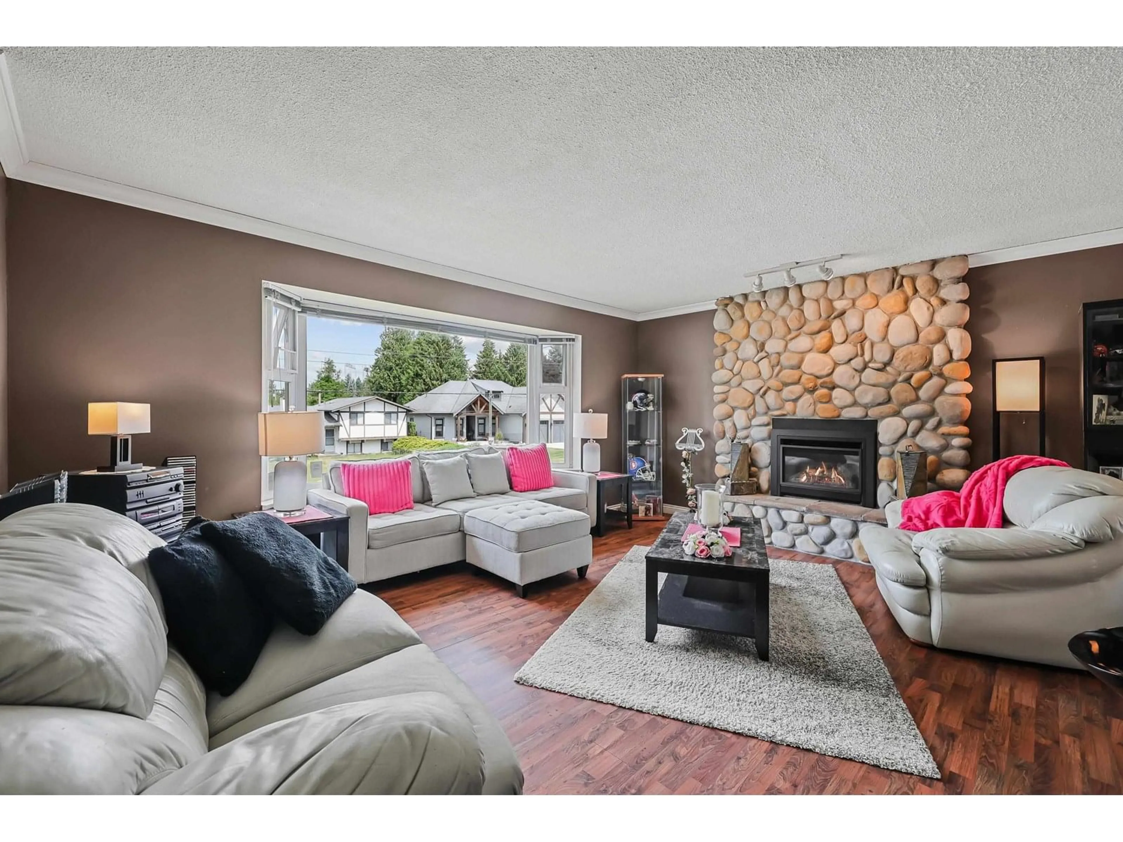 Living room with furniture, unknown for 20532 42A, Langley British Columbia V3A3B7