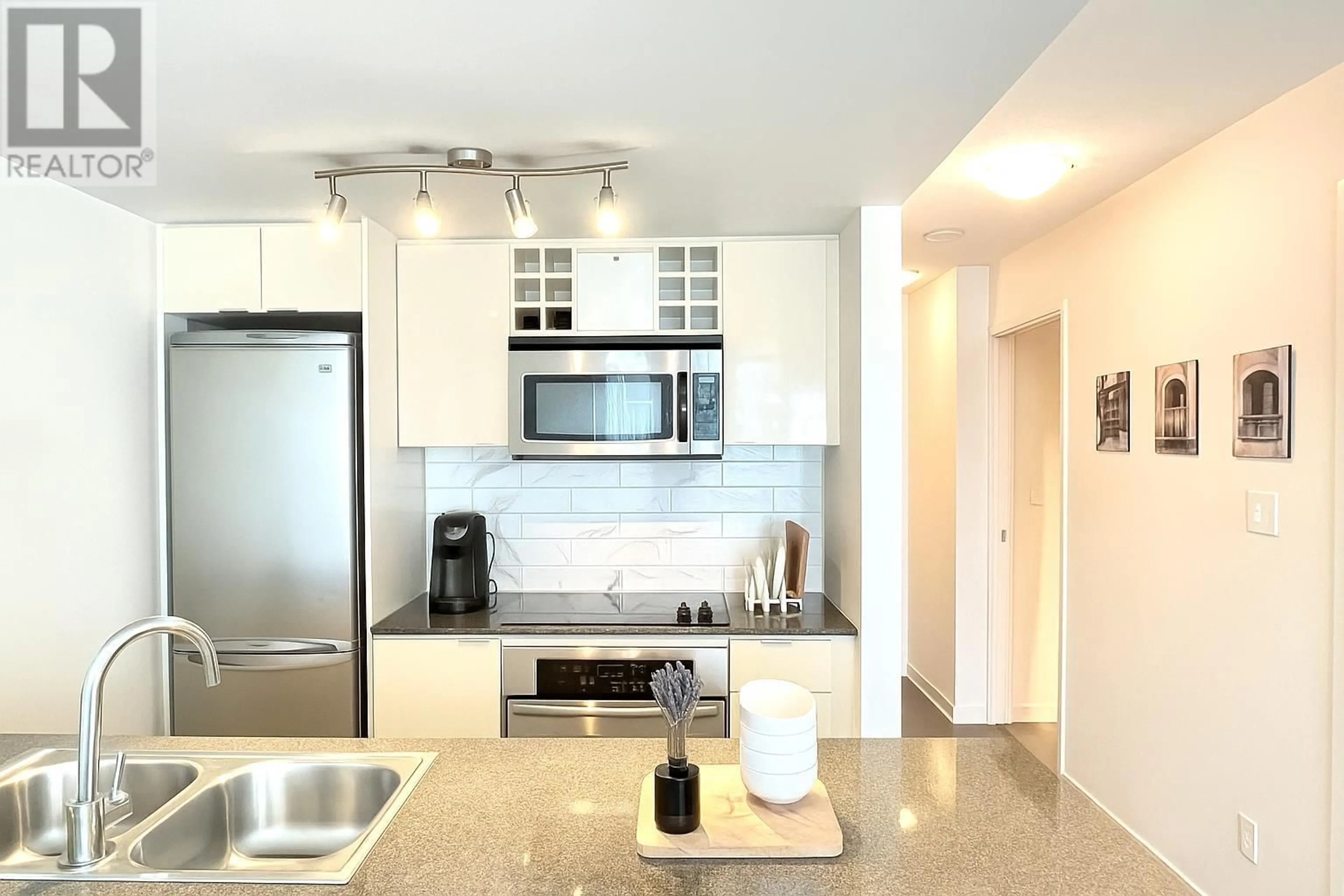 Standard kitchen, unknown for 1801 - 233 ROBSON STREET, Vancouver British Columbia V6B0E8