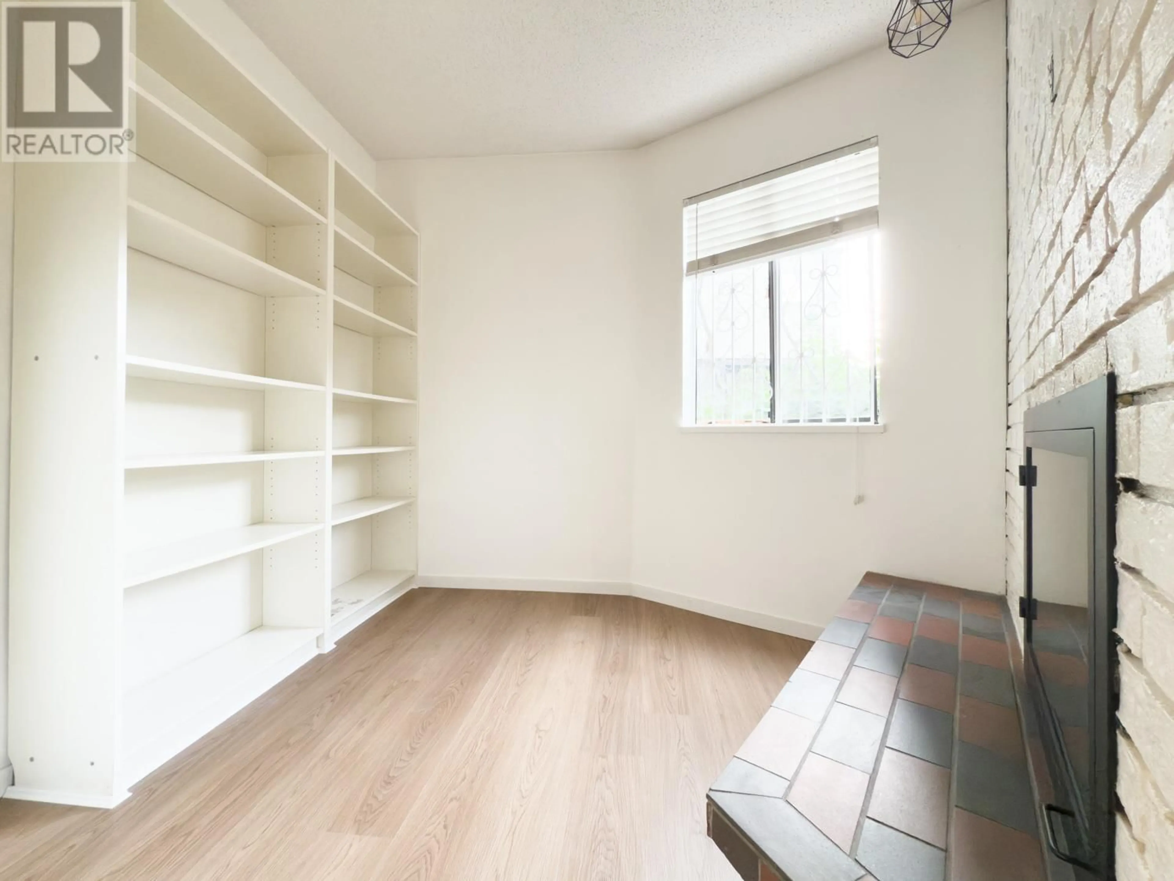 A pic of a room for 101 - 1130 13TH AVENUE, Vancouver British Columbia V6H1N3