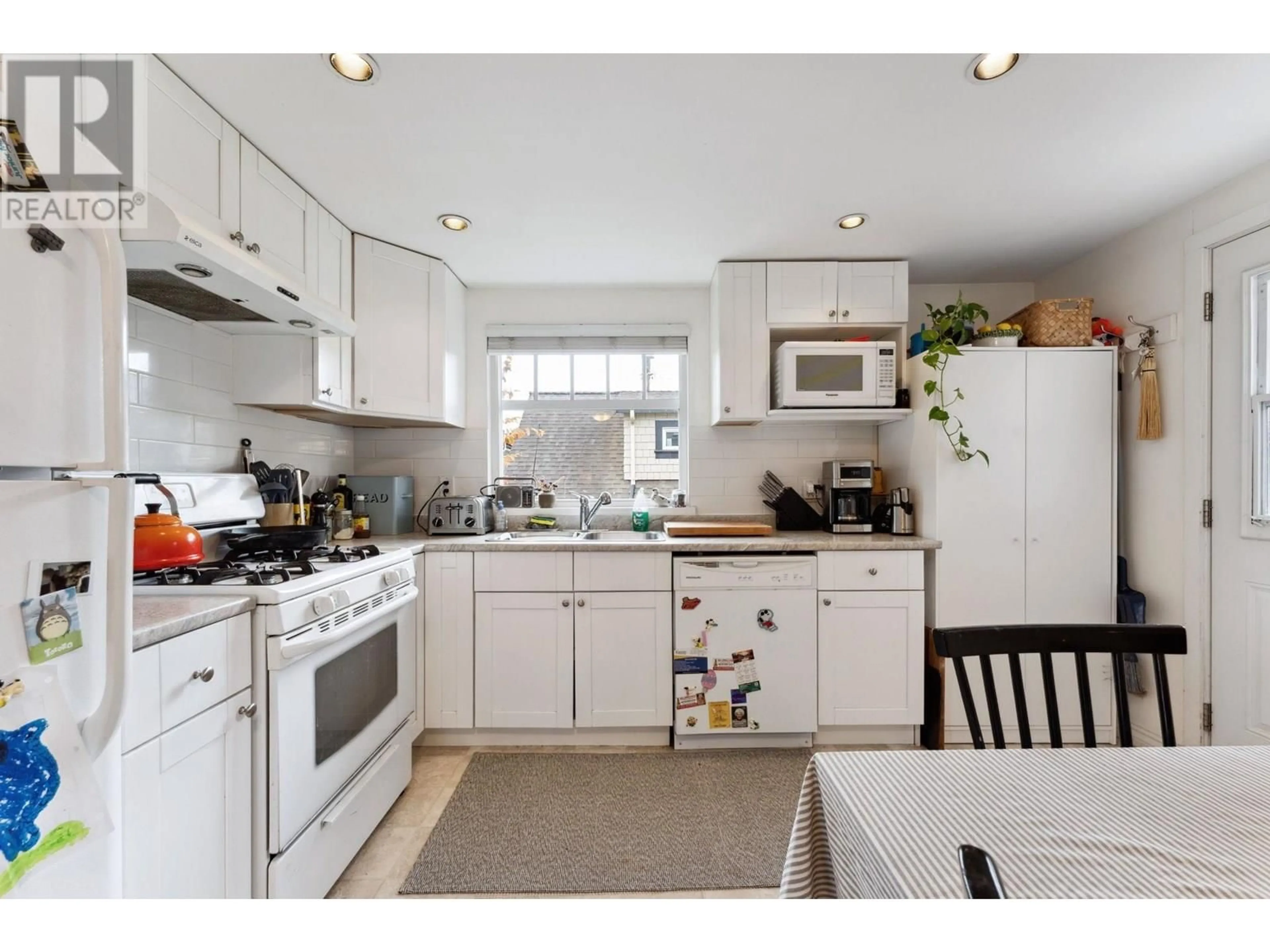 Standard kitchen, unknown for 2846 TRINITY STREET, Vancouver British Columbia V5K1E9