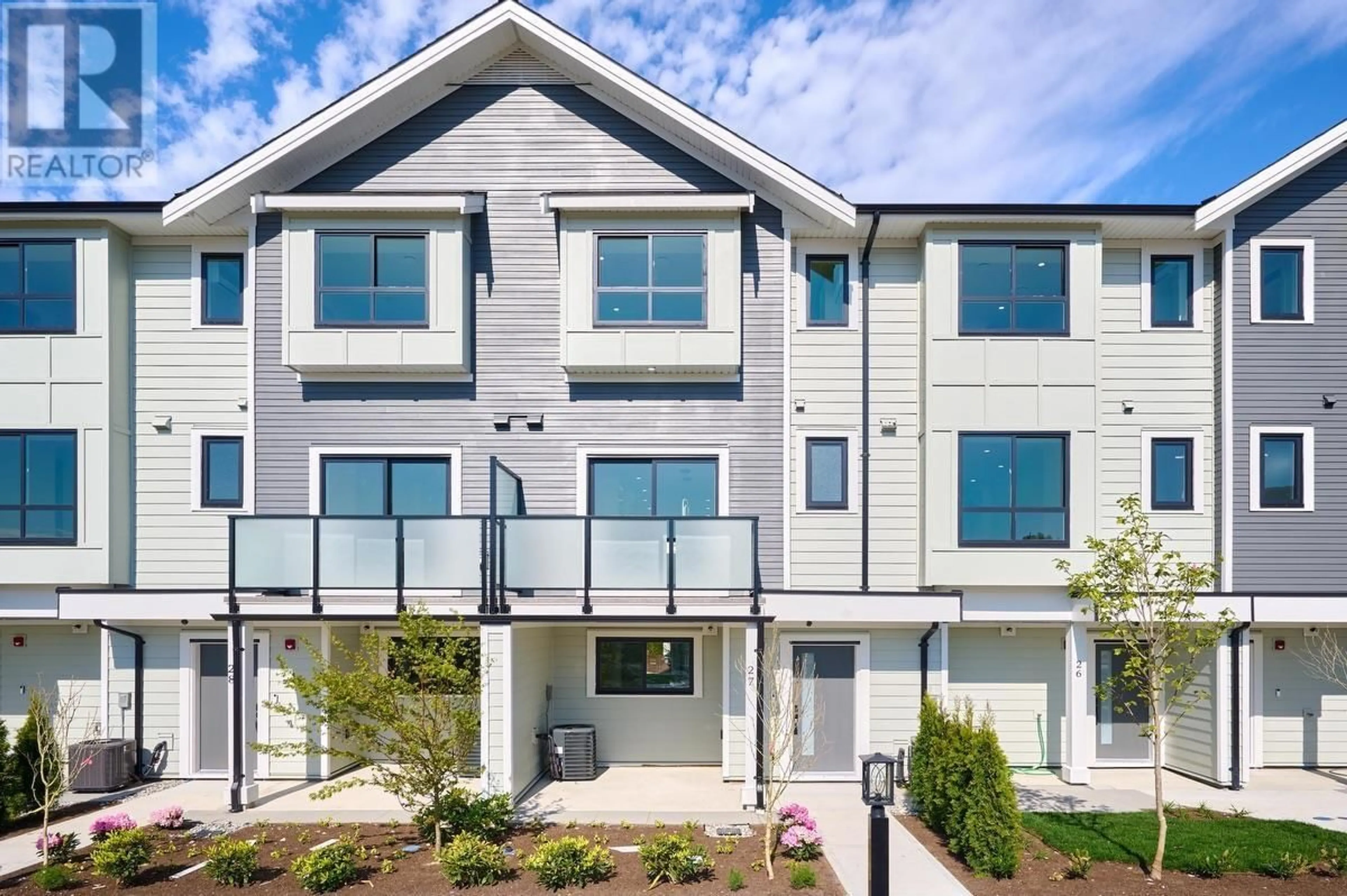 Home with vinyl exterior material, street for 27 - 1115 ROMA AVENUE, New Westminster British Columbia V3M6S1