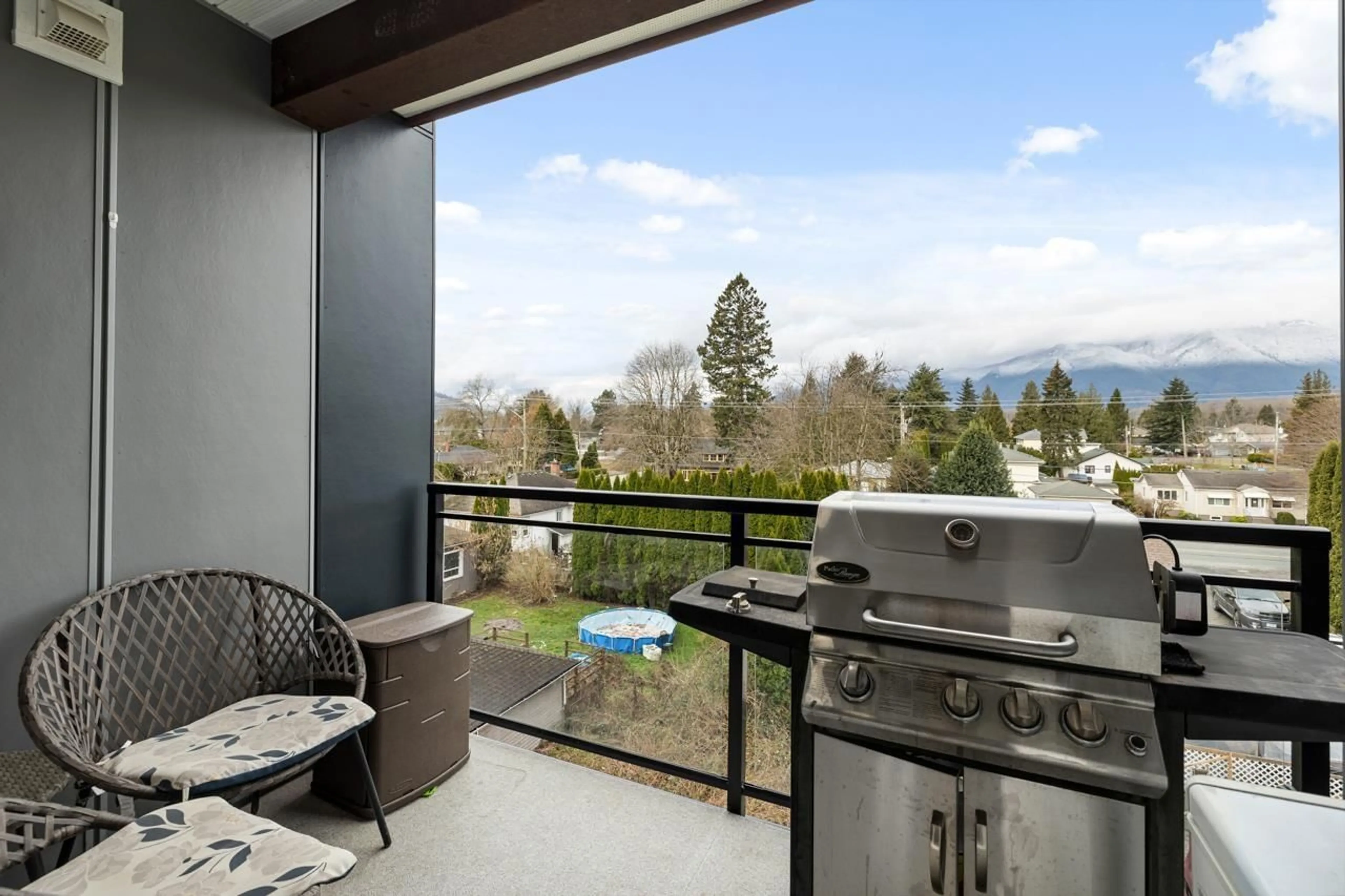 Patio, mountain view for 309 - 9450 ROBSON STREET, Chilliwack British Columbia V2P0L7
