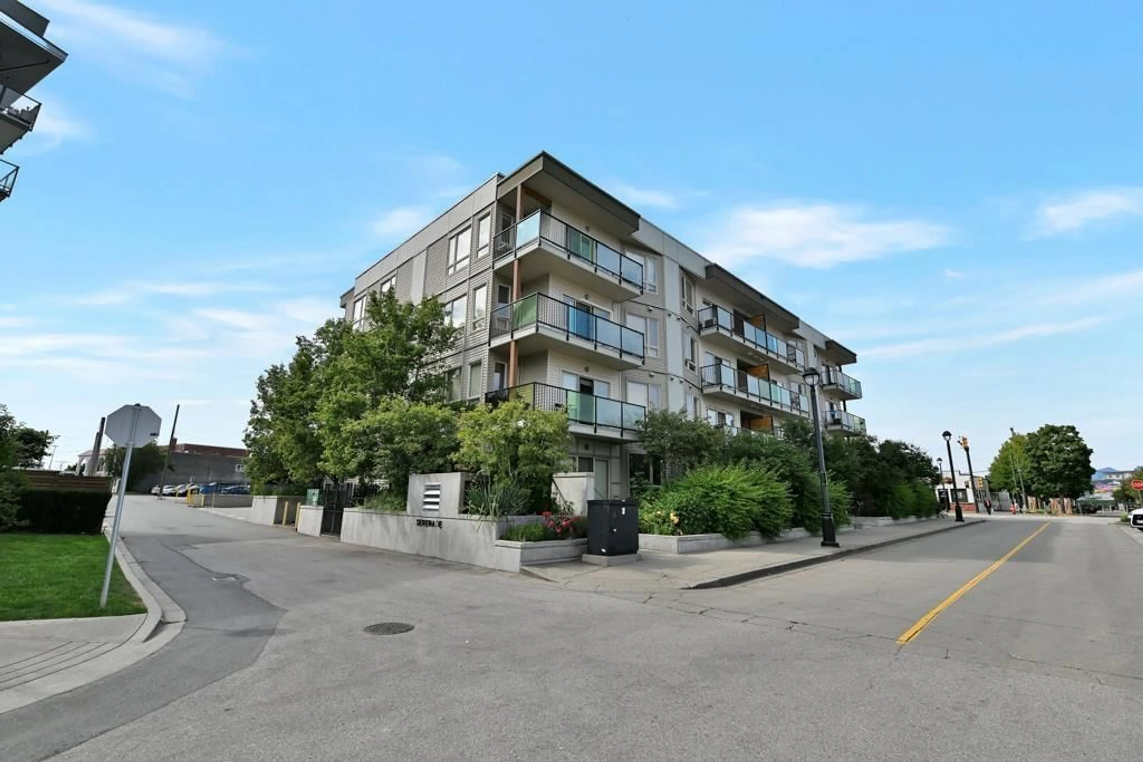 Patio, street for 207 - 20460 DOUGLAS, Langley British Columbia V3A0C6