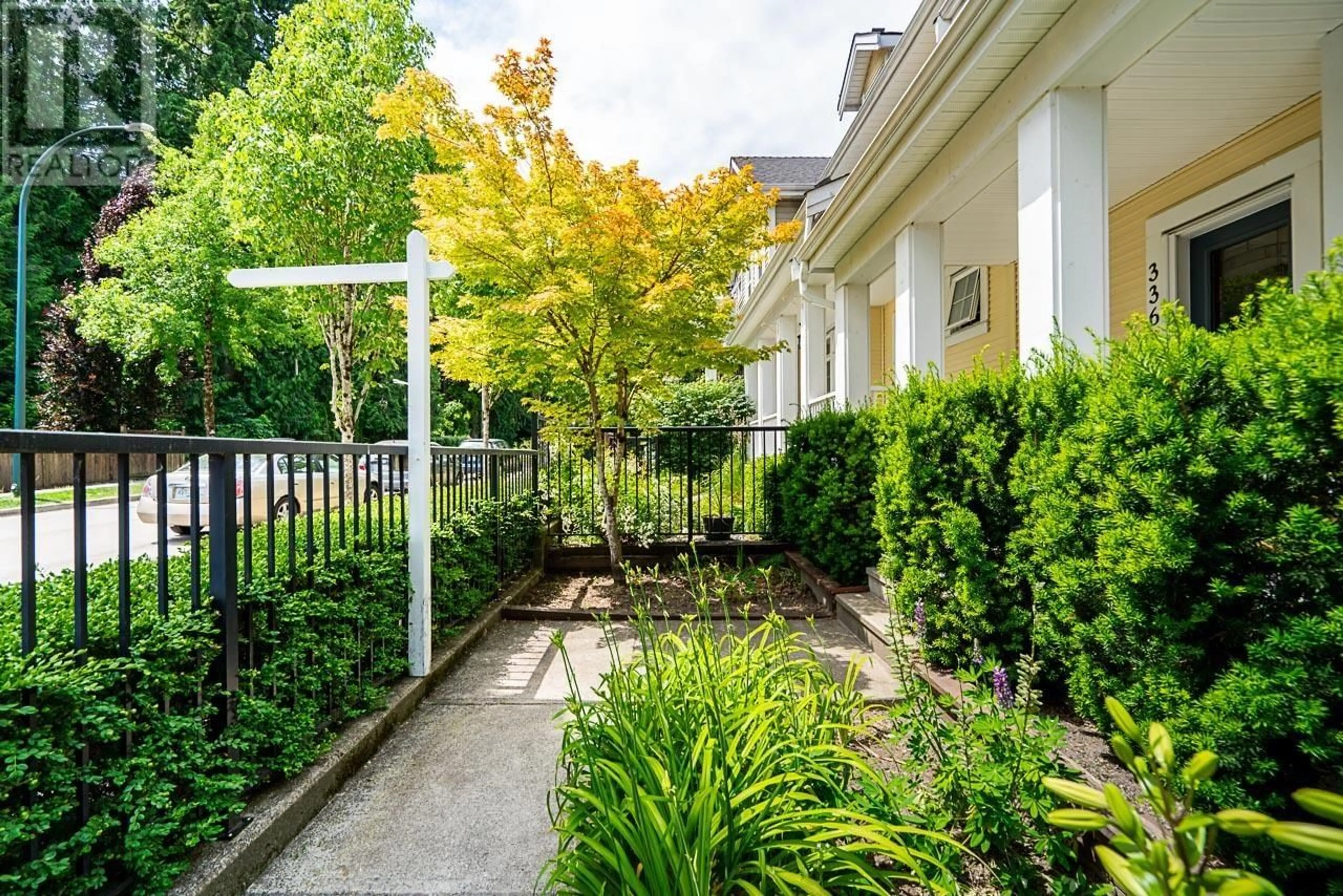Patio, street for 3365 DARWIN AVENUE, Coquitlam British Columbia V3B0E8