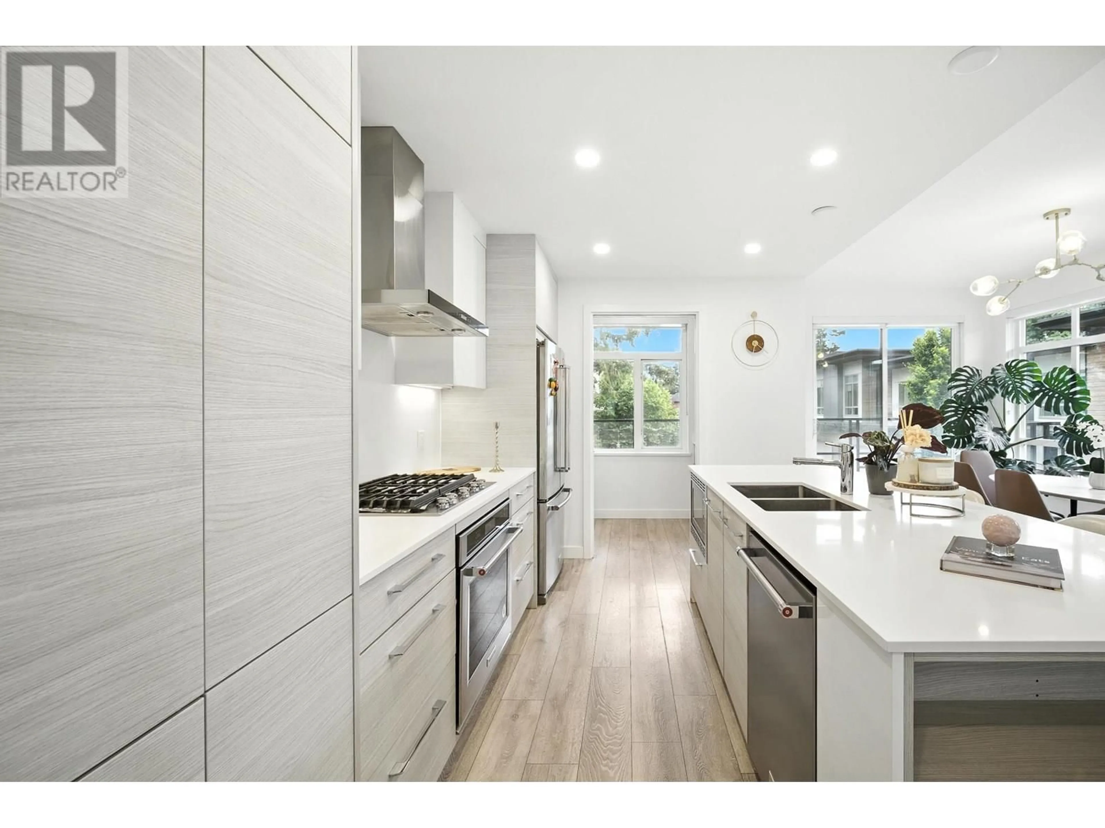 Contemporary kitchen, ceramic/tile floor for 43 - 10511 NO. 5 ROAD, Richmond British Columbia V7A0B2
