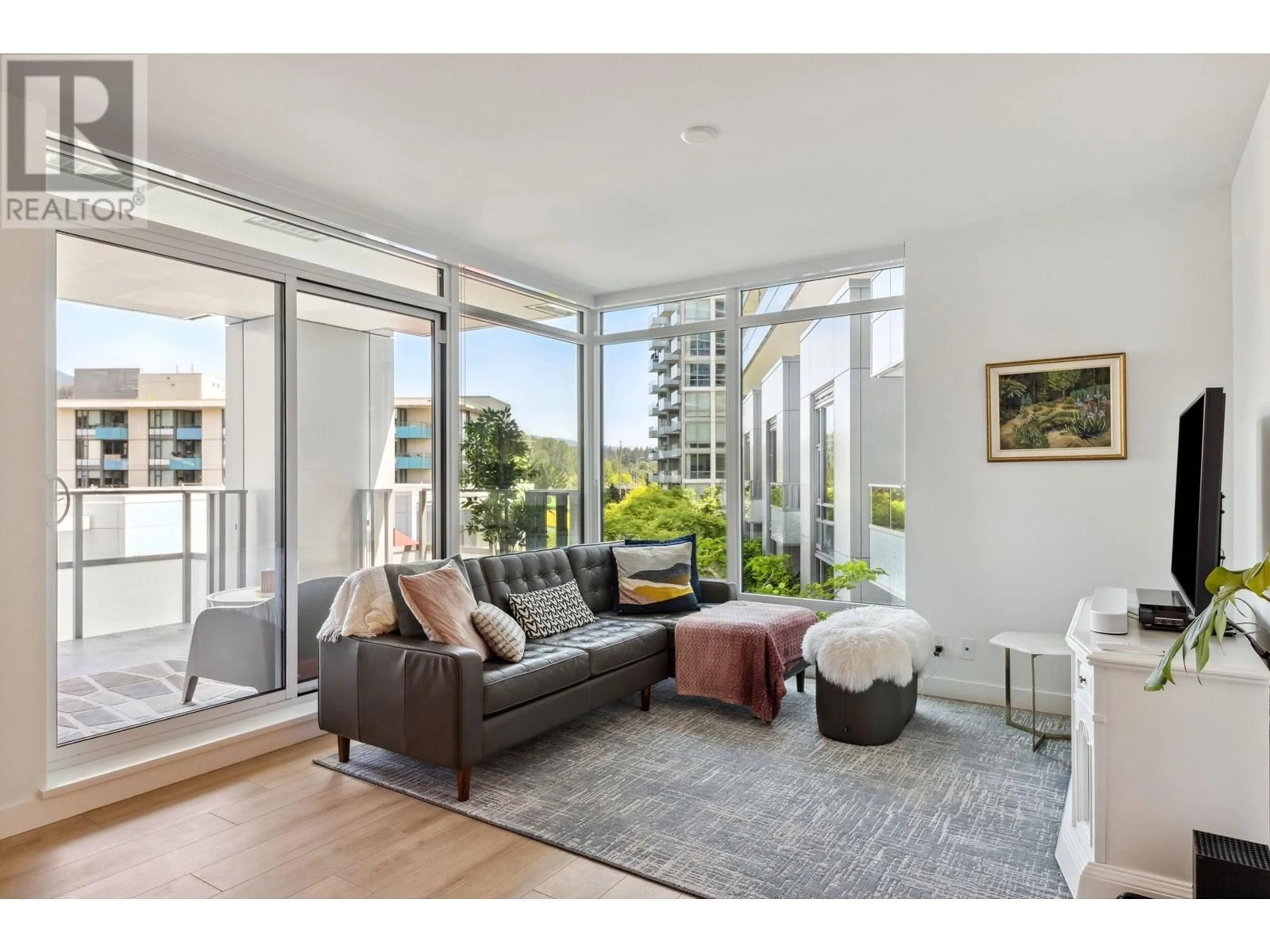 Living room with furniture, unknown for 404 - 1500 FERN STREET, North Vancouver British Columbia V7J0E6