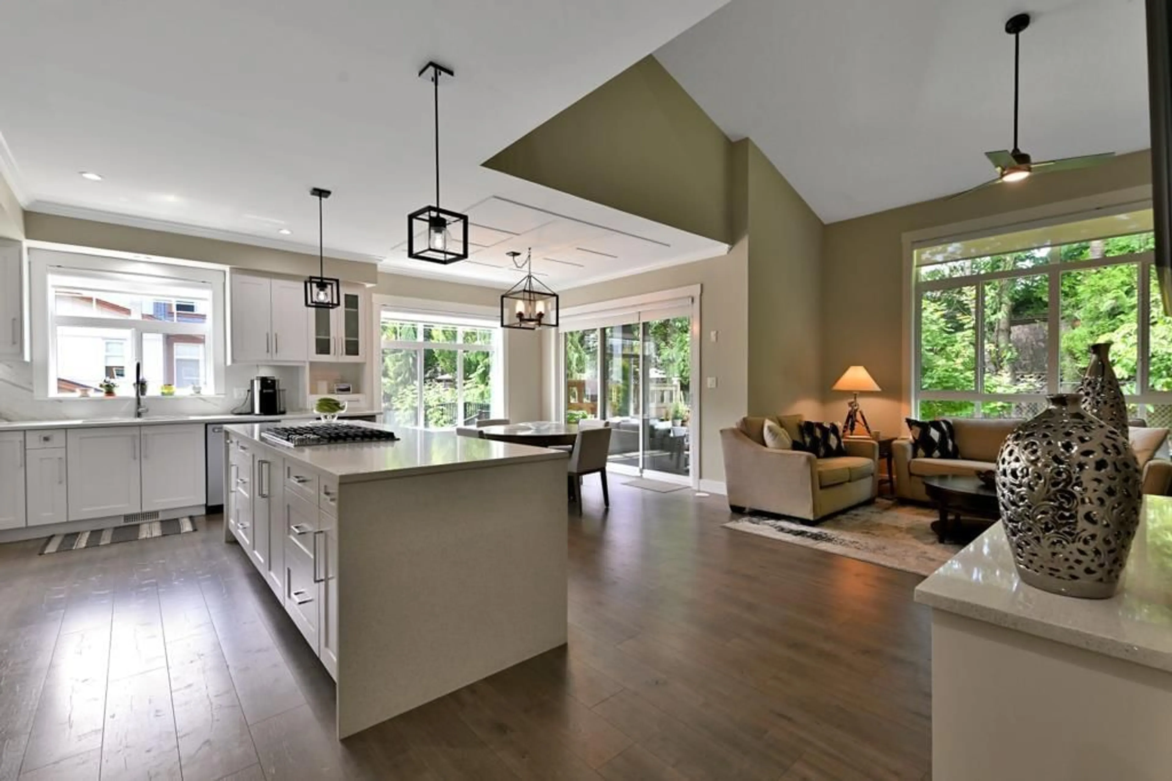 Open concept kitchen, unknown for 19 - 17033 FRASER, Surrey British Columbia V4N6V2