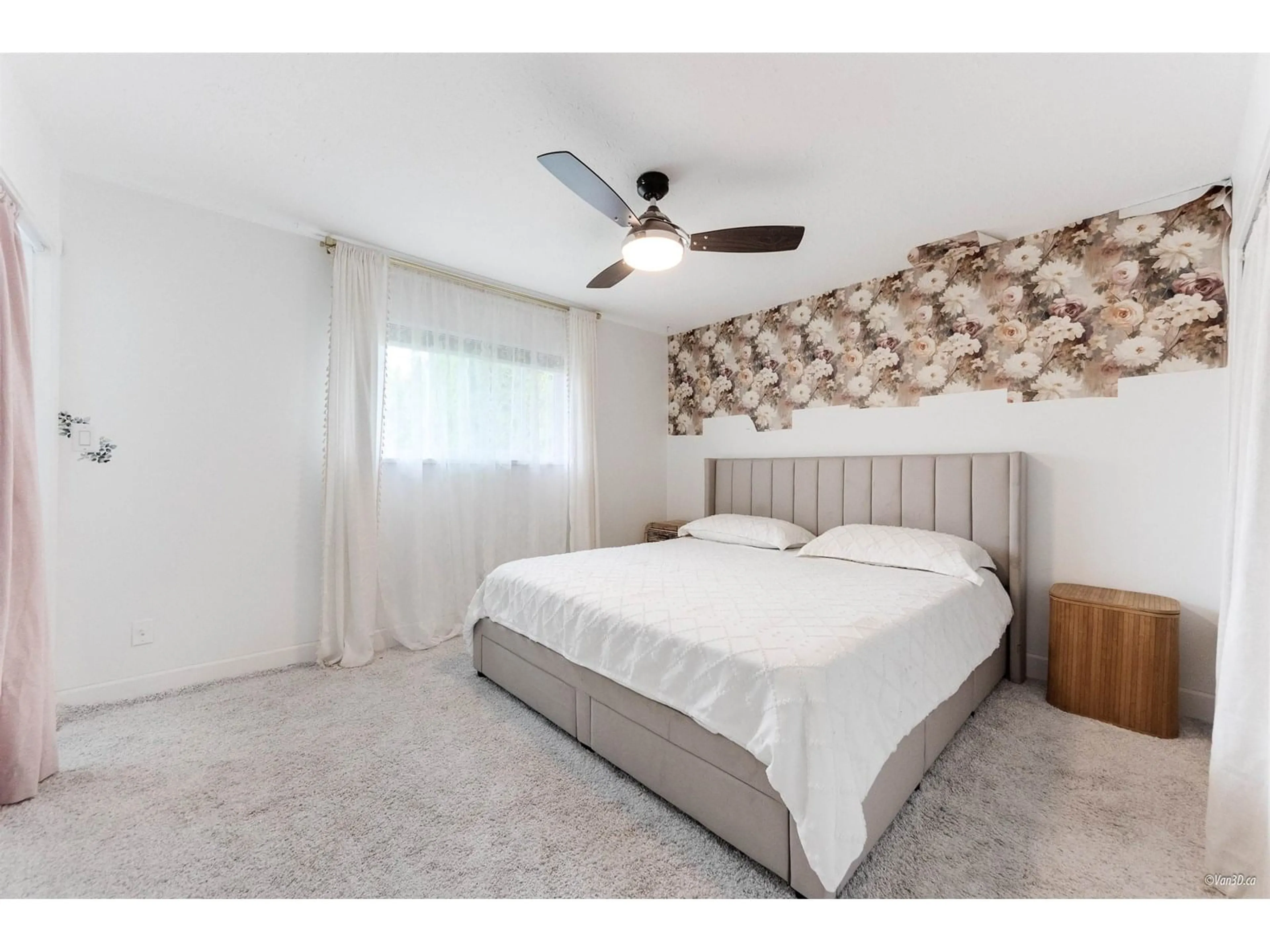 Bedroom with bed, unknown for 7720 CEDAR, Mission British Columbia V2V3M5