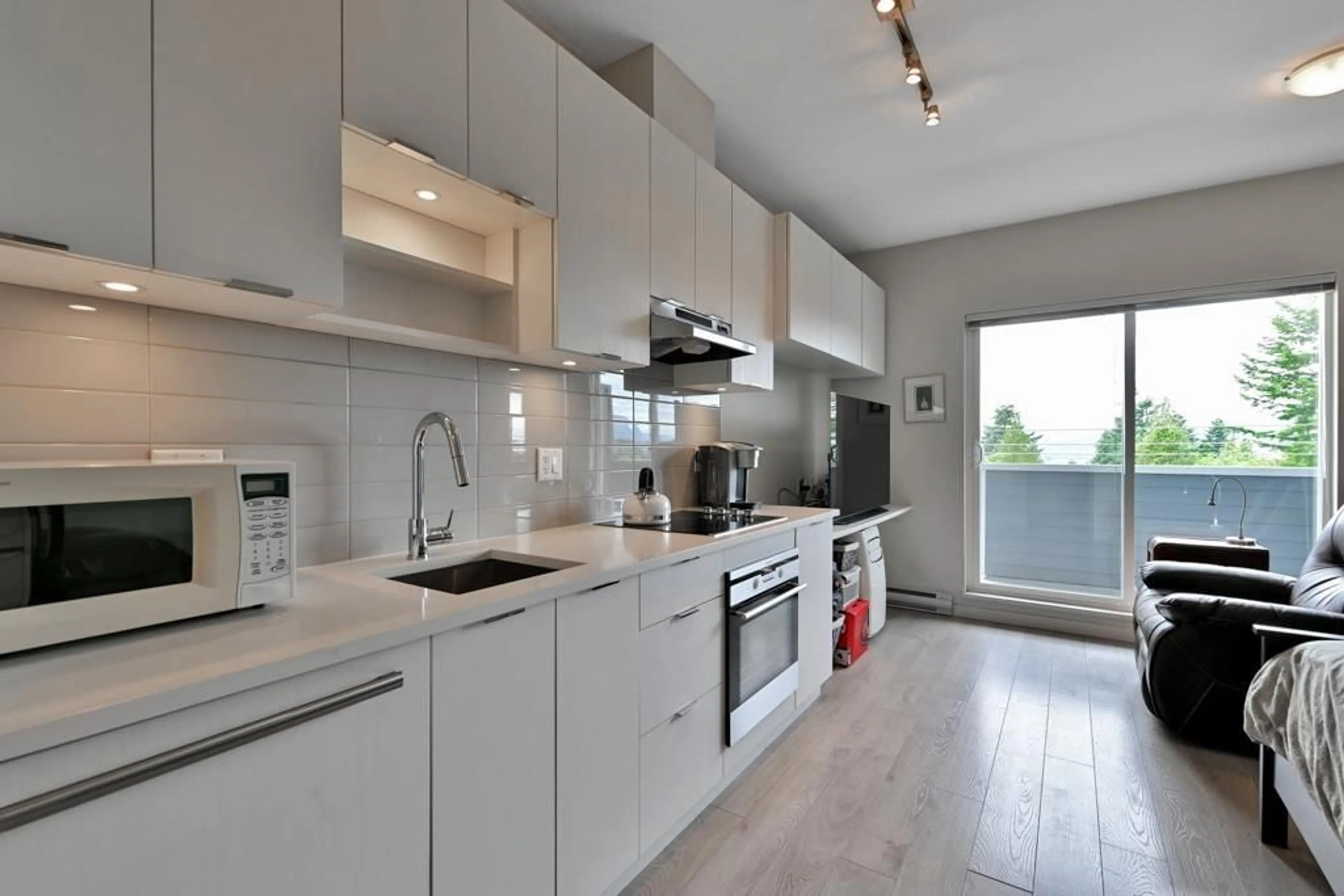 Unknown for 402 - 13678 GROSVENOR, Surrey British Columbia V3R5E2