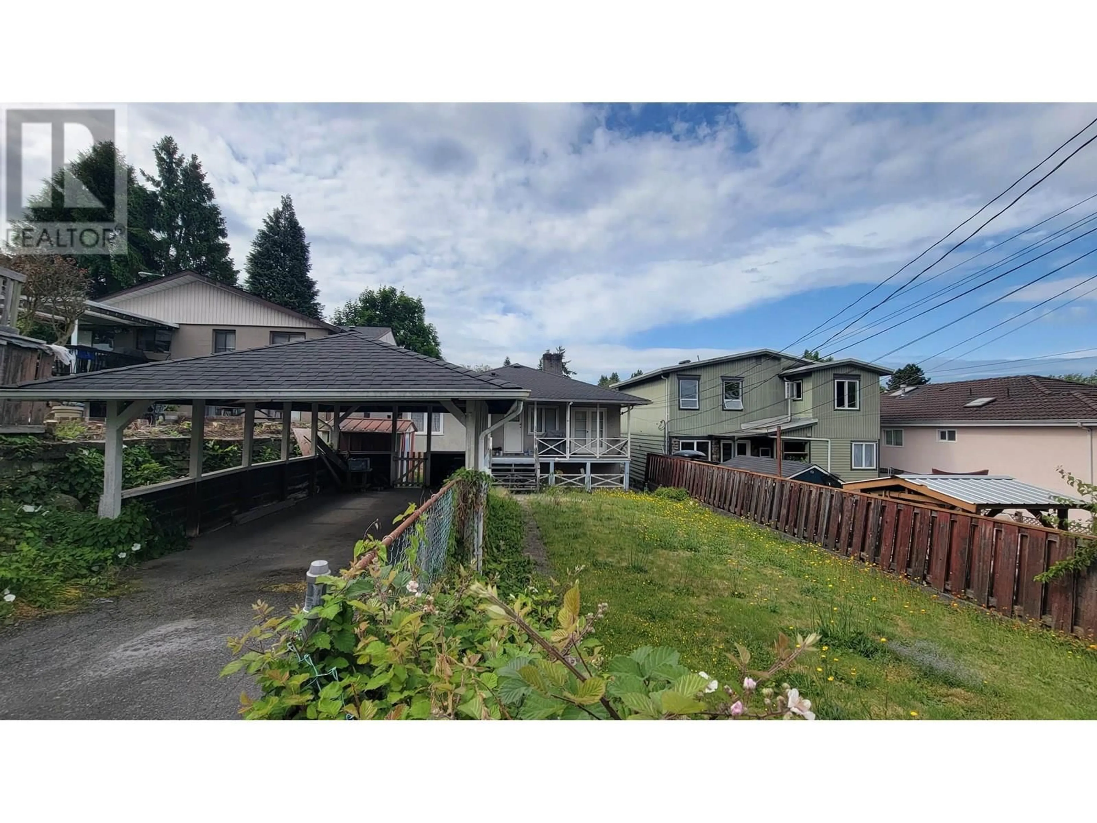 A pic from outside/outdoor area/front of a property/back of a property/a pic from drone, street for 1549 19TH AVENUE, Vancouver British Columbia V5N2T8