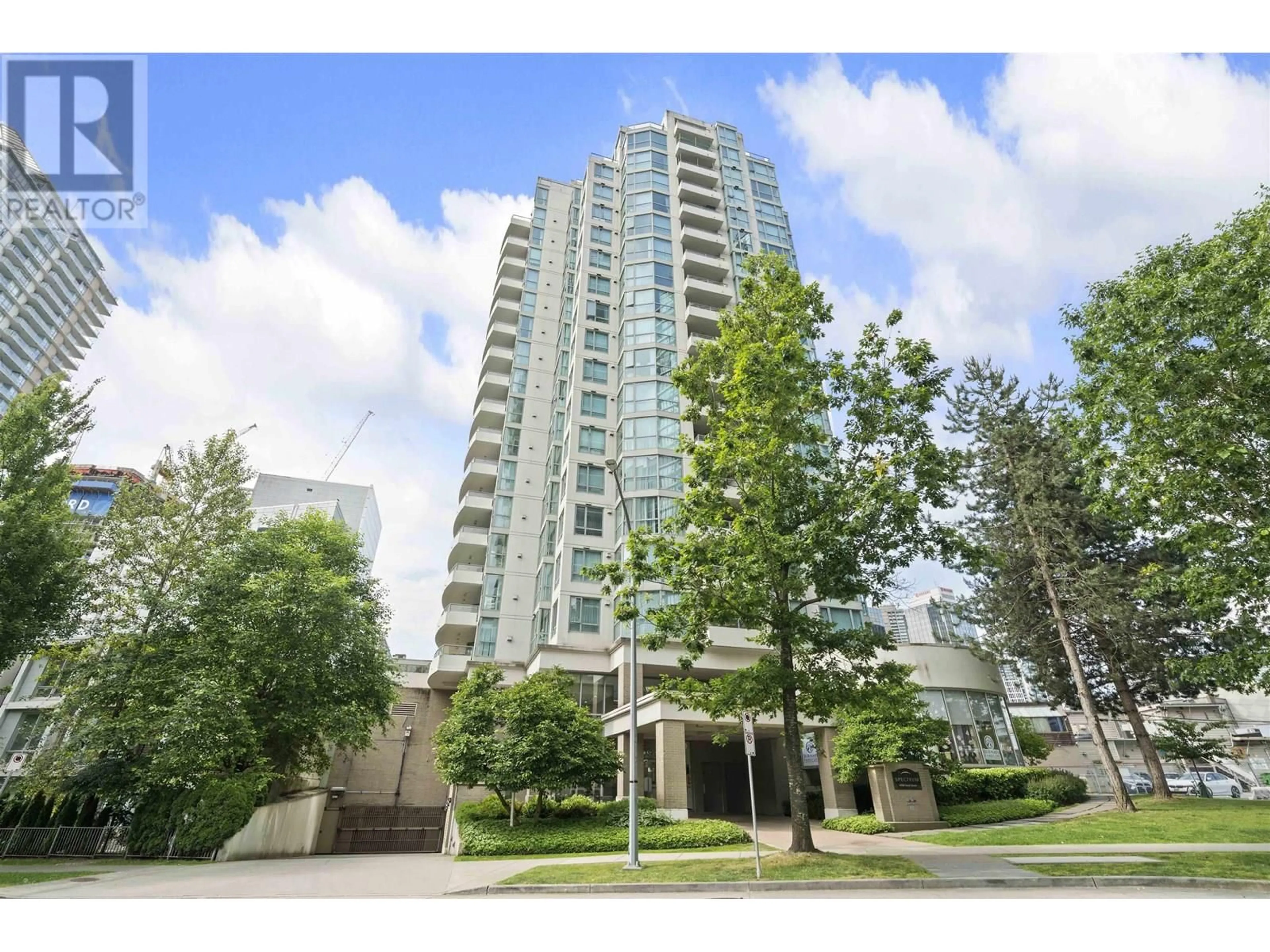 Patio, unknown for 1001 - 4788 HAZEL STREET, Burnaby British Columbia V5H4V9