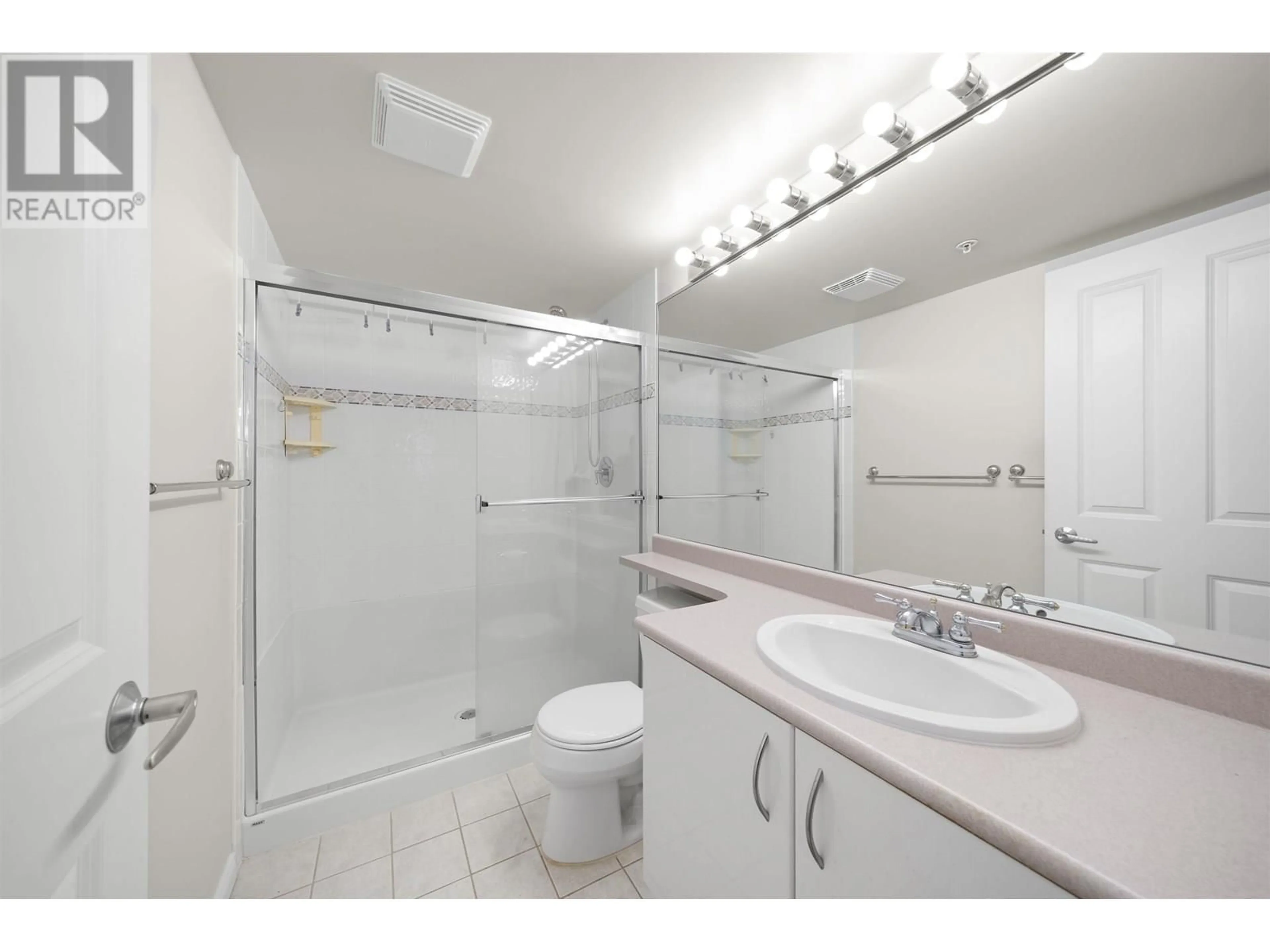 Standard bathroom, unknown for 1001 - 4788 HAZEL STREET, Burnaby British Columbia V5H4V9