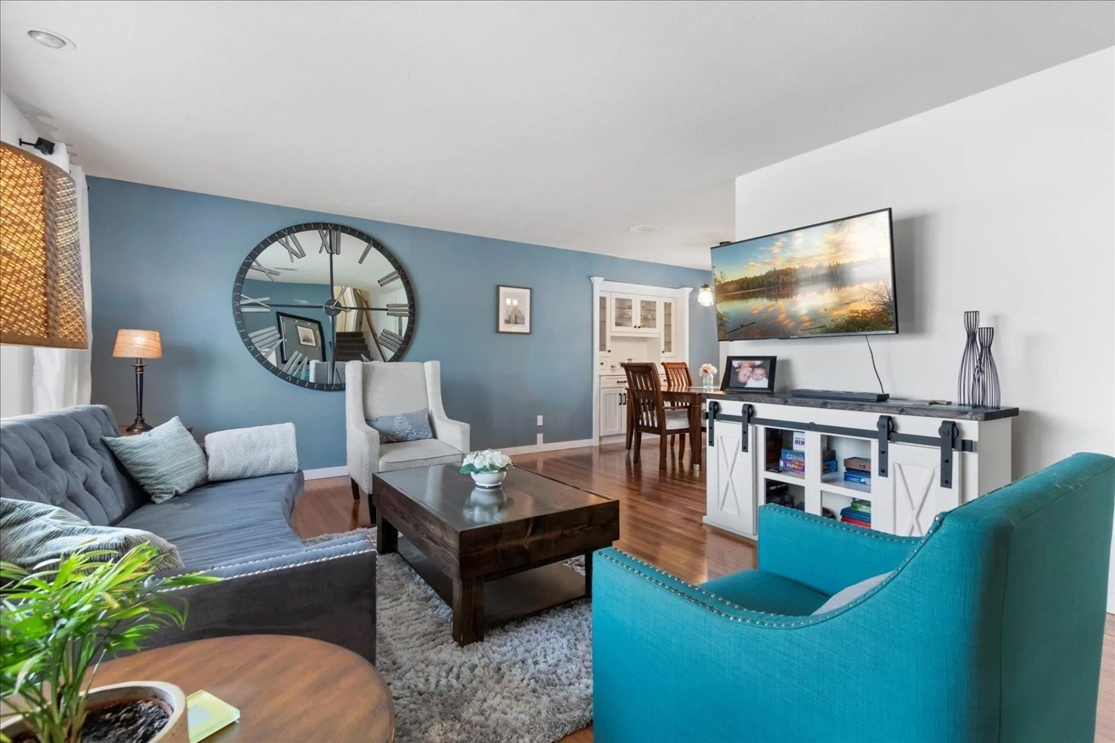 Living room with furniture, unknown for 10052 DUBLIN DRIVE, Chilliwack British Columbia V2P6K7