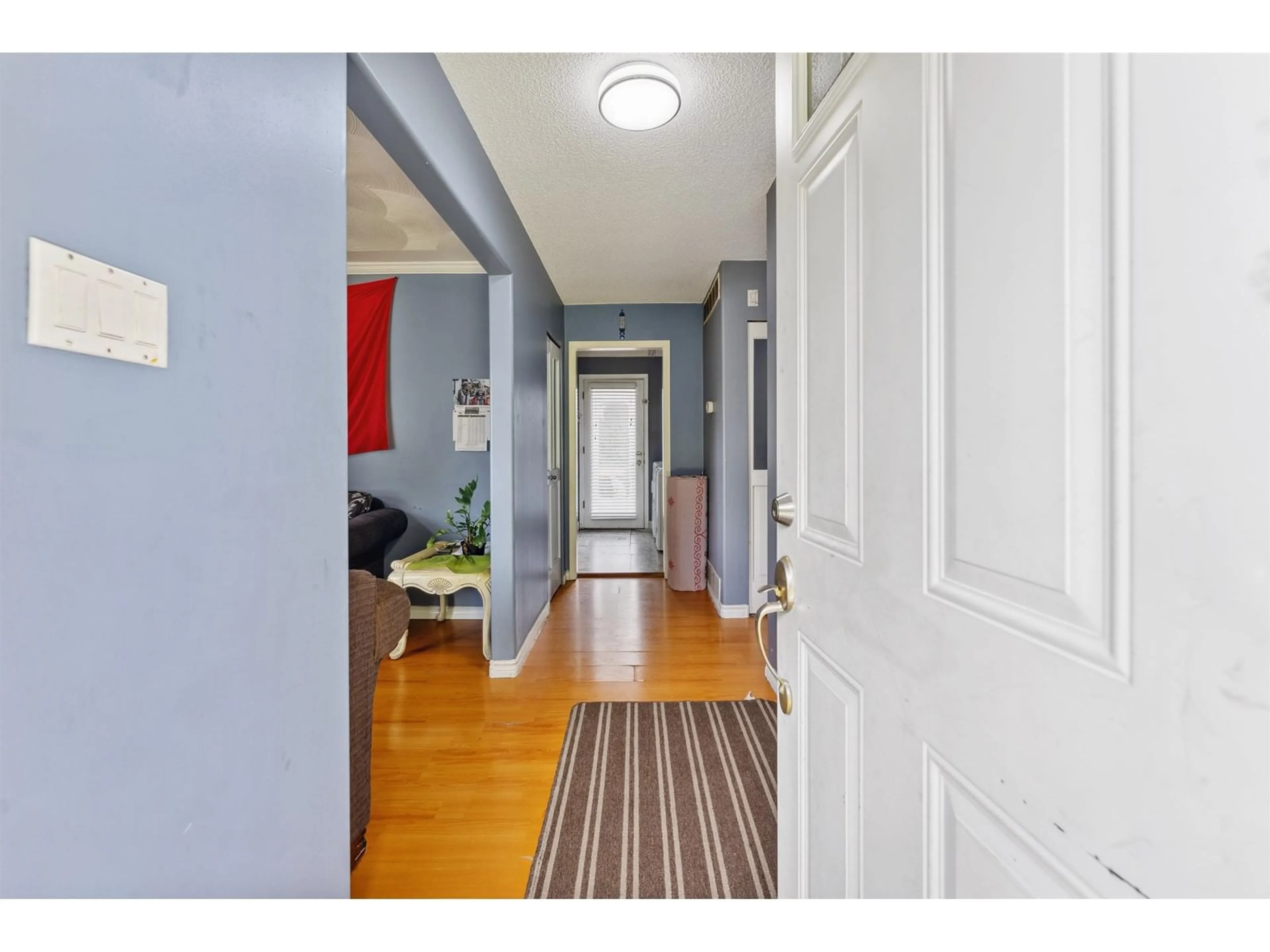 Indoor entryway for 8632 MARGATE, Surrey British Columbia V3S5B3