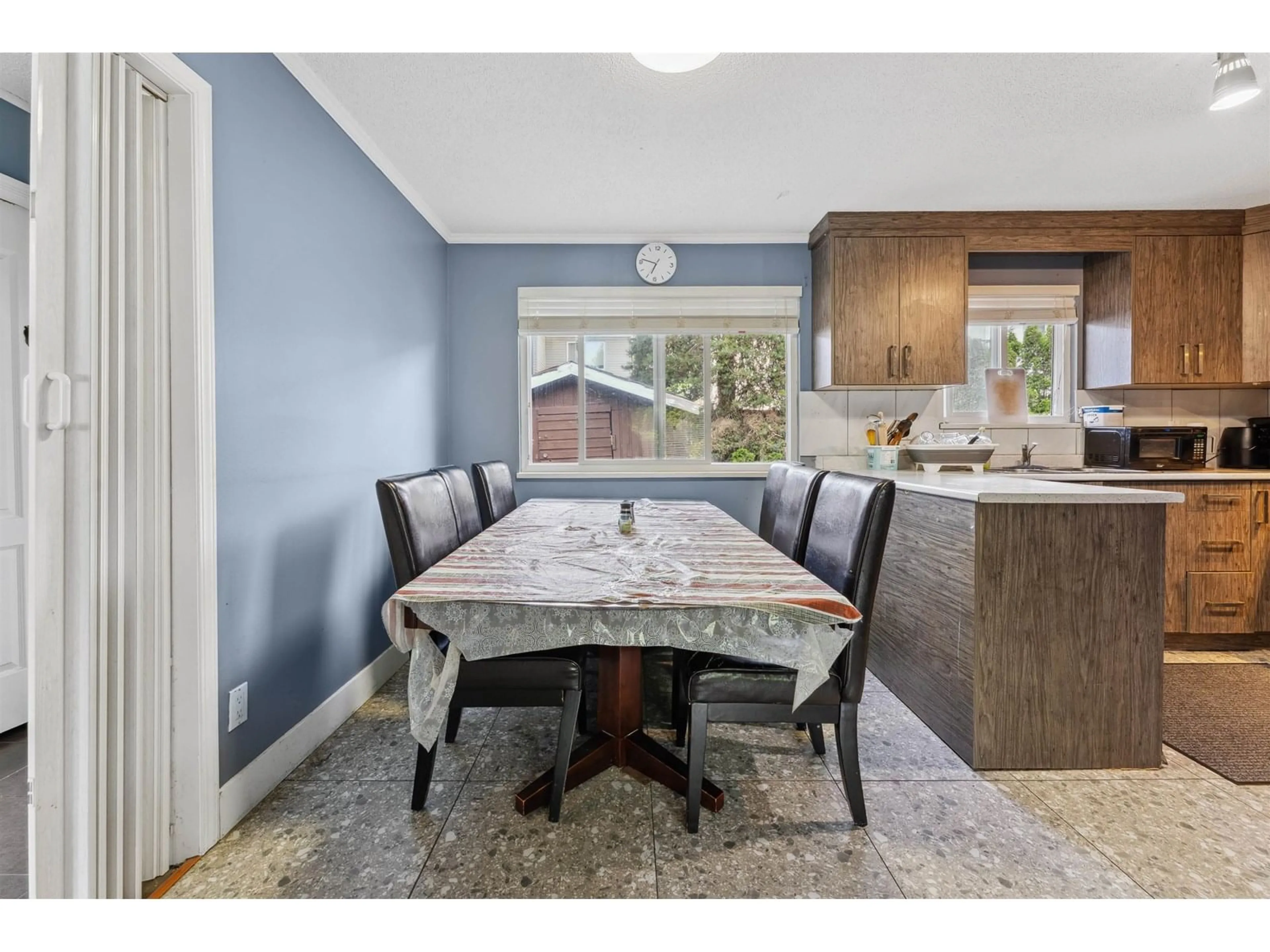 Dining room, ceramic/tile floor for 8632 MARGATE, Surrey British Columbia V3S5B3