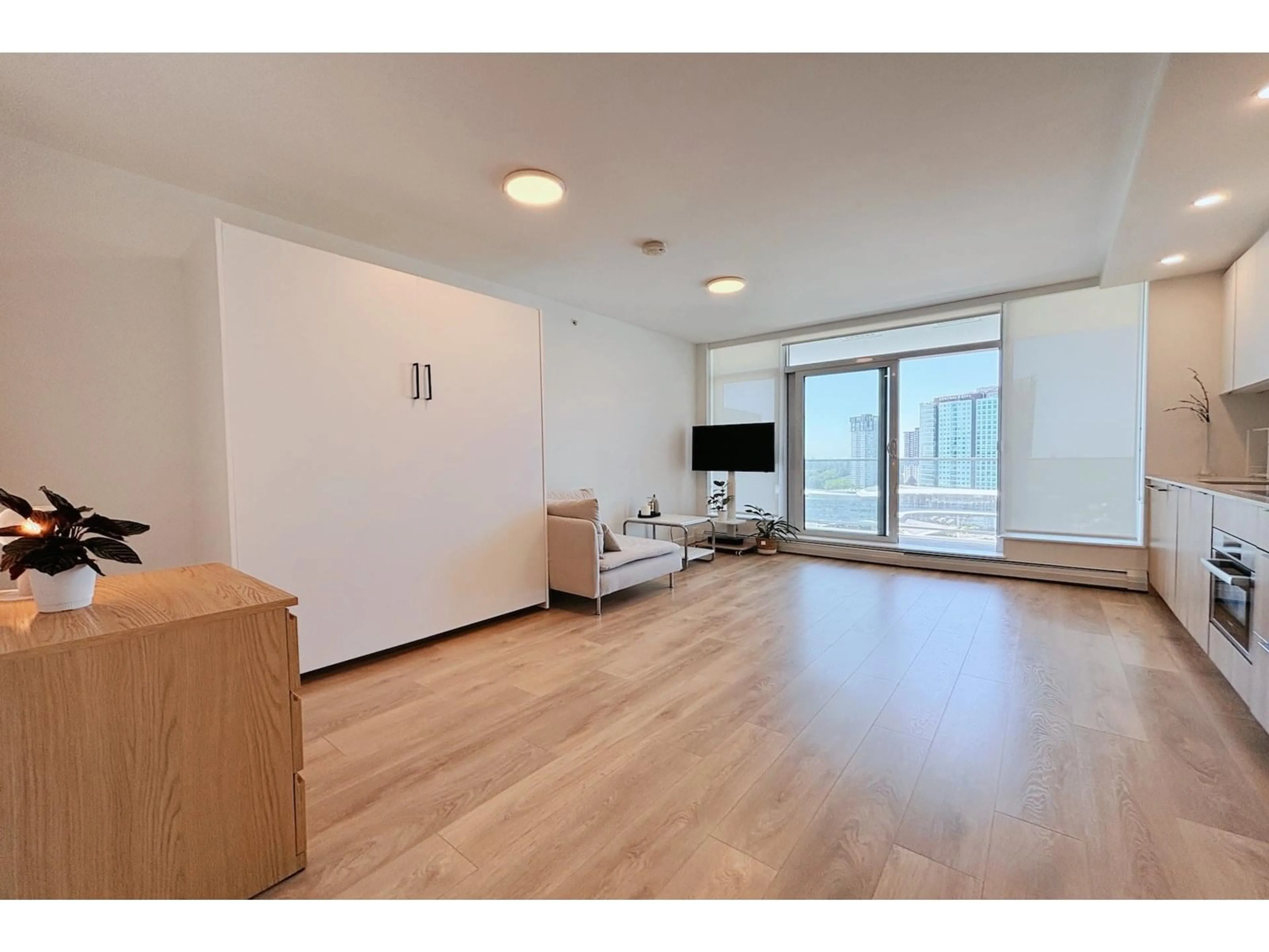 A pic of a room for 2110 - 13685 102, Surrey British Columbia V3T1N7