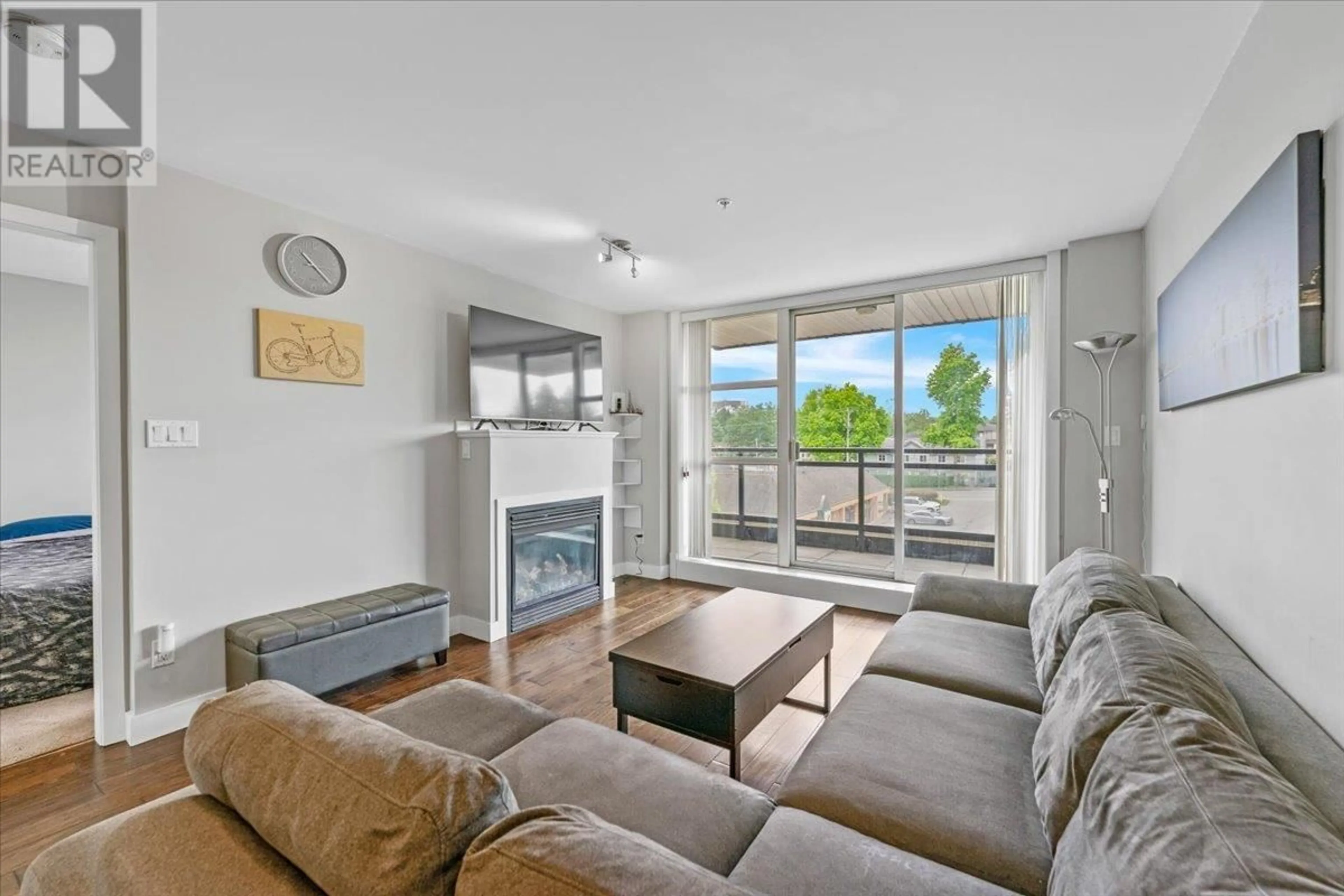 Living room with furniture, unknown for 409 - 3255 SMITH AVENUE, Burnaby British Columbia V5G0B5