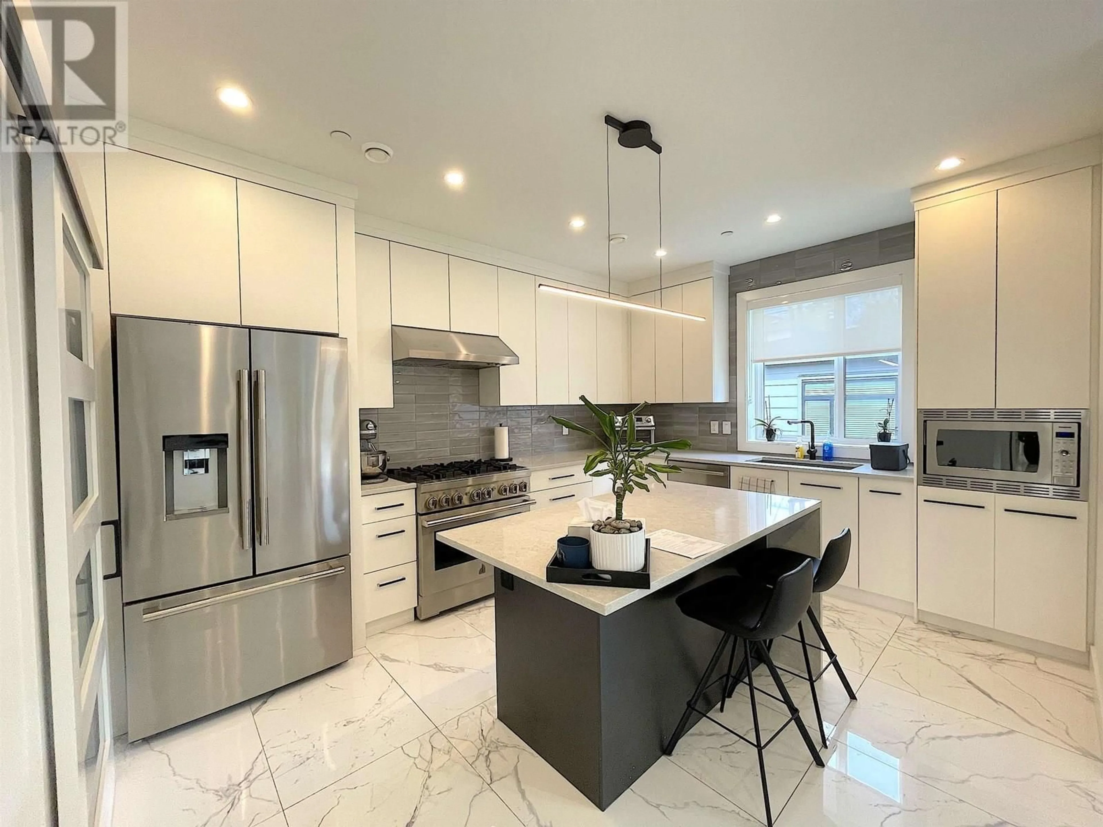 Contemporary kitchen, ceramic/tile floor for 1633 MARINE DRIVE, Vancouver British Columbia V5P2R5