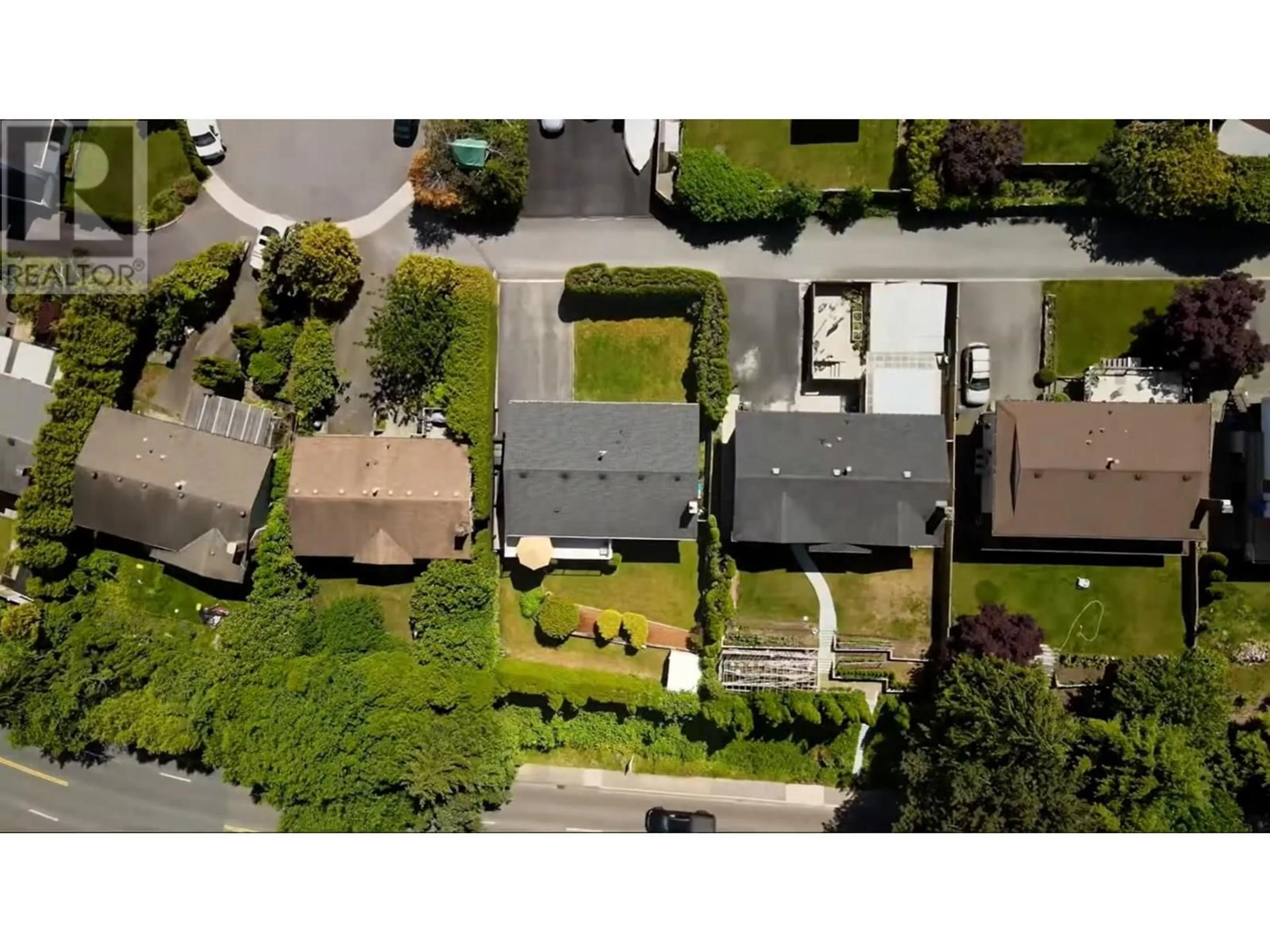A pic from outside/outdoor area/front of a property/back of a property/a pic from drone, street for 3222 MARINER WAY, Coquitlam British Columbia V3C4K7