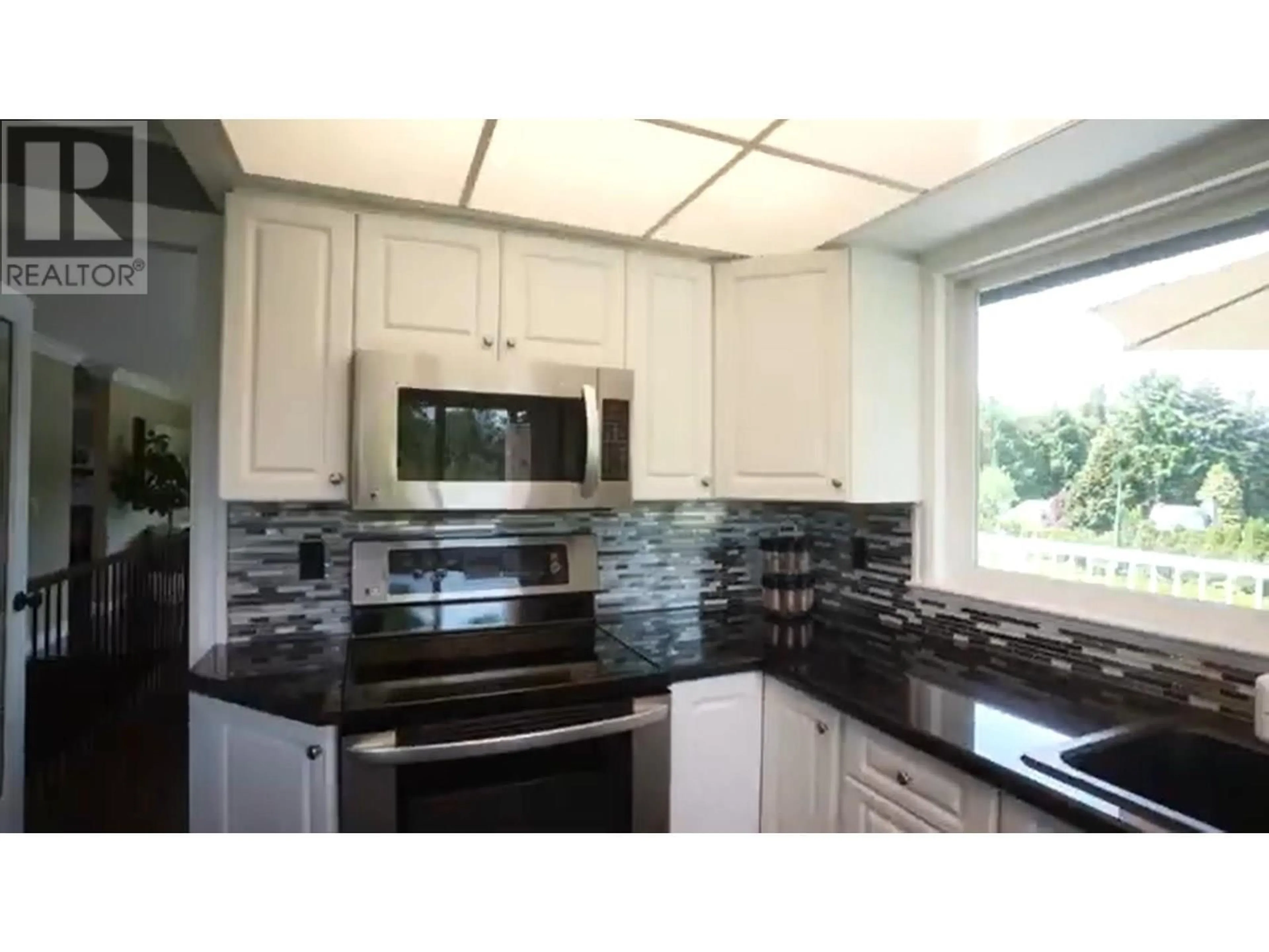 Contemporary kitchen, unknown for 3222 MARINER WAY, Coquitlam British Columbia V3C4K7
