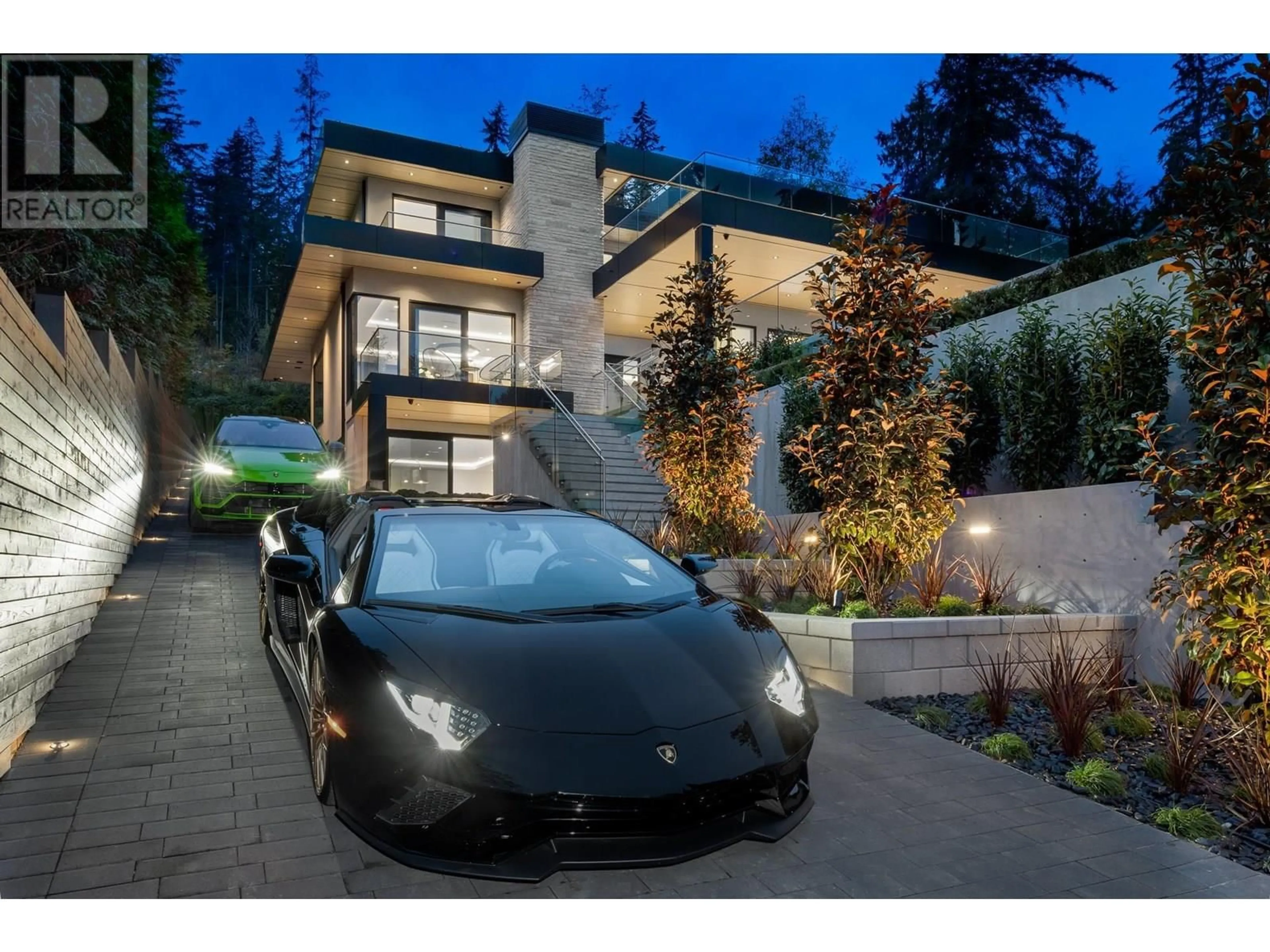 Indoor garage for 449 HILLCREST STREET, West Vancouver British Columbia V7V2L8