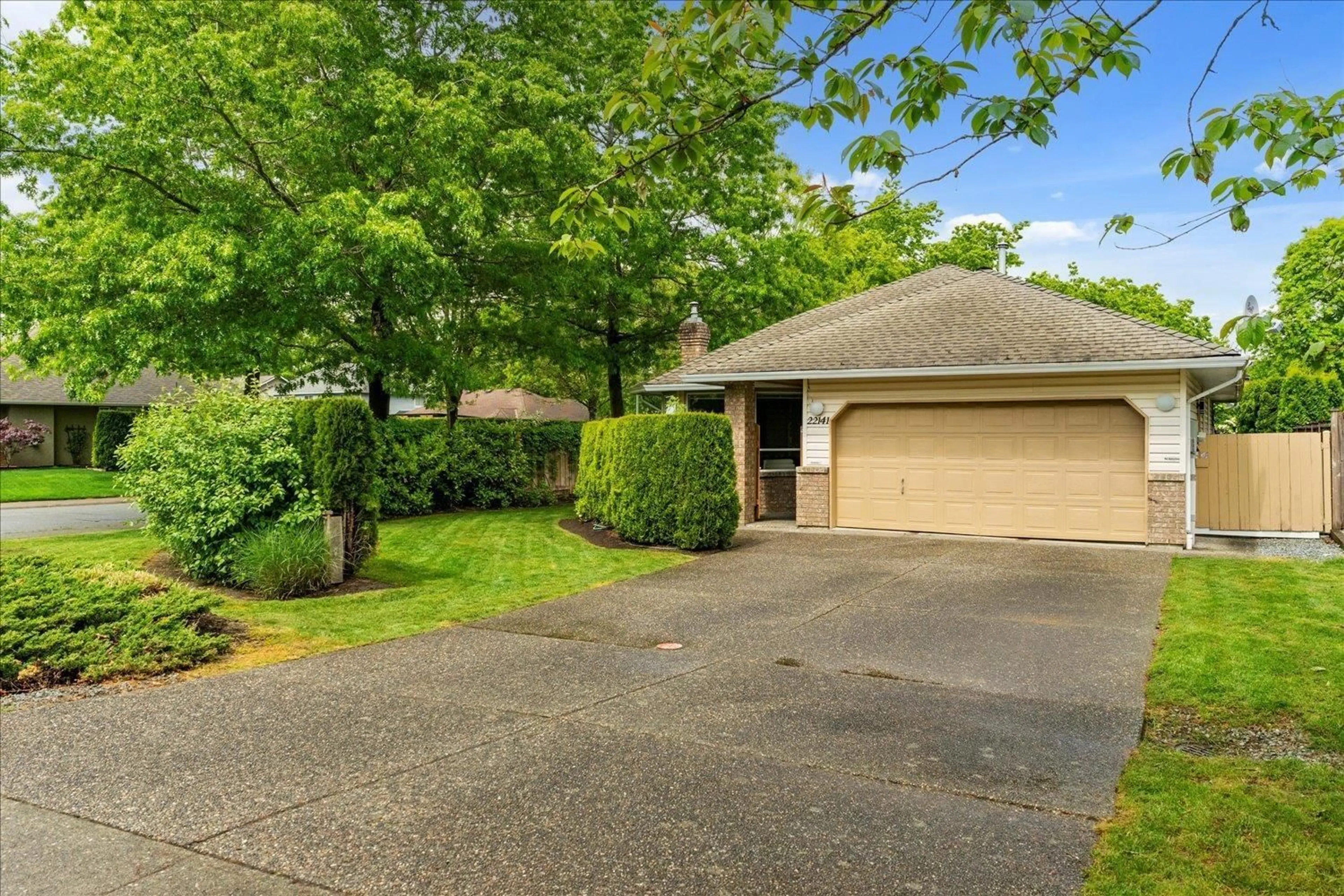 A pic from outside/outdoor area/front of a property/back of a property/a pic from drone, street for 22141 OLD YALE, Langley British Columbia V2Z1A3